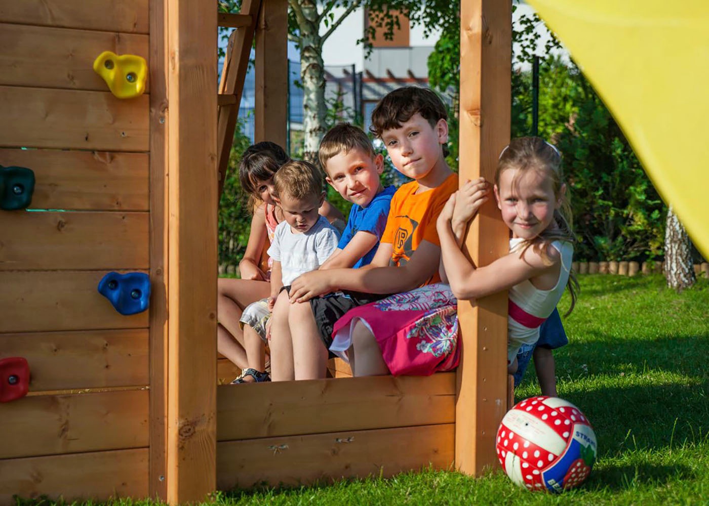 FUNGOO Spielturm »FORTRESS TIPTOP Rainbow«, mit Schaukel & Rutsche, Klettererweiterung, Sandkasten