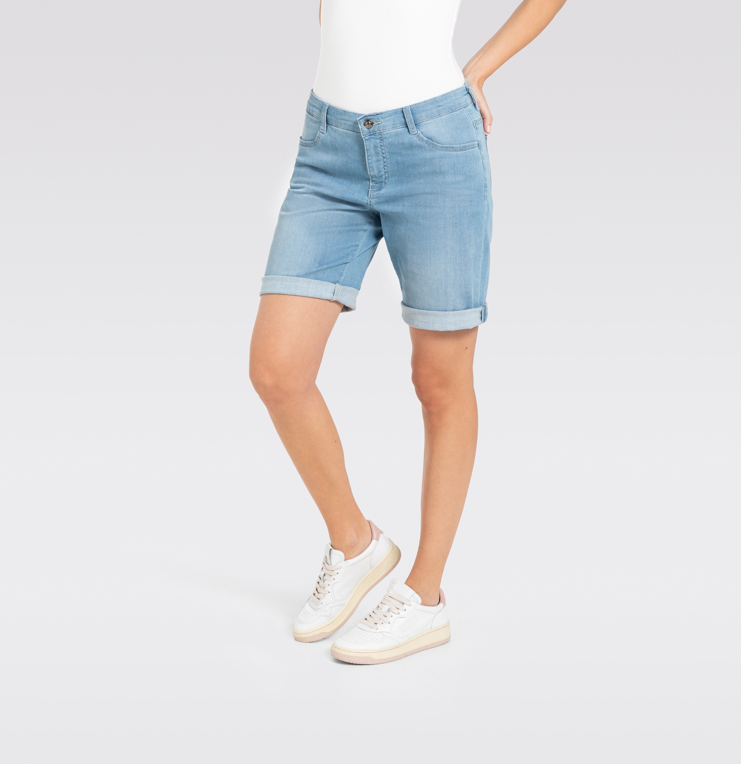 MAC Bermudas  aus sehr leichter, sommerlicher Qualität mit softem Griff