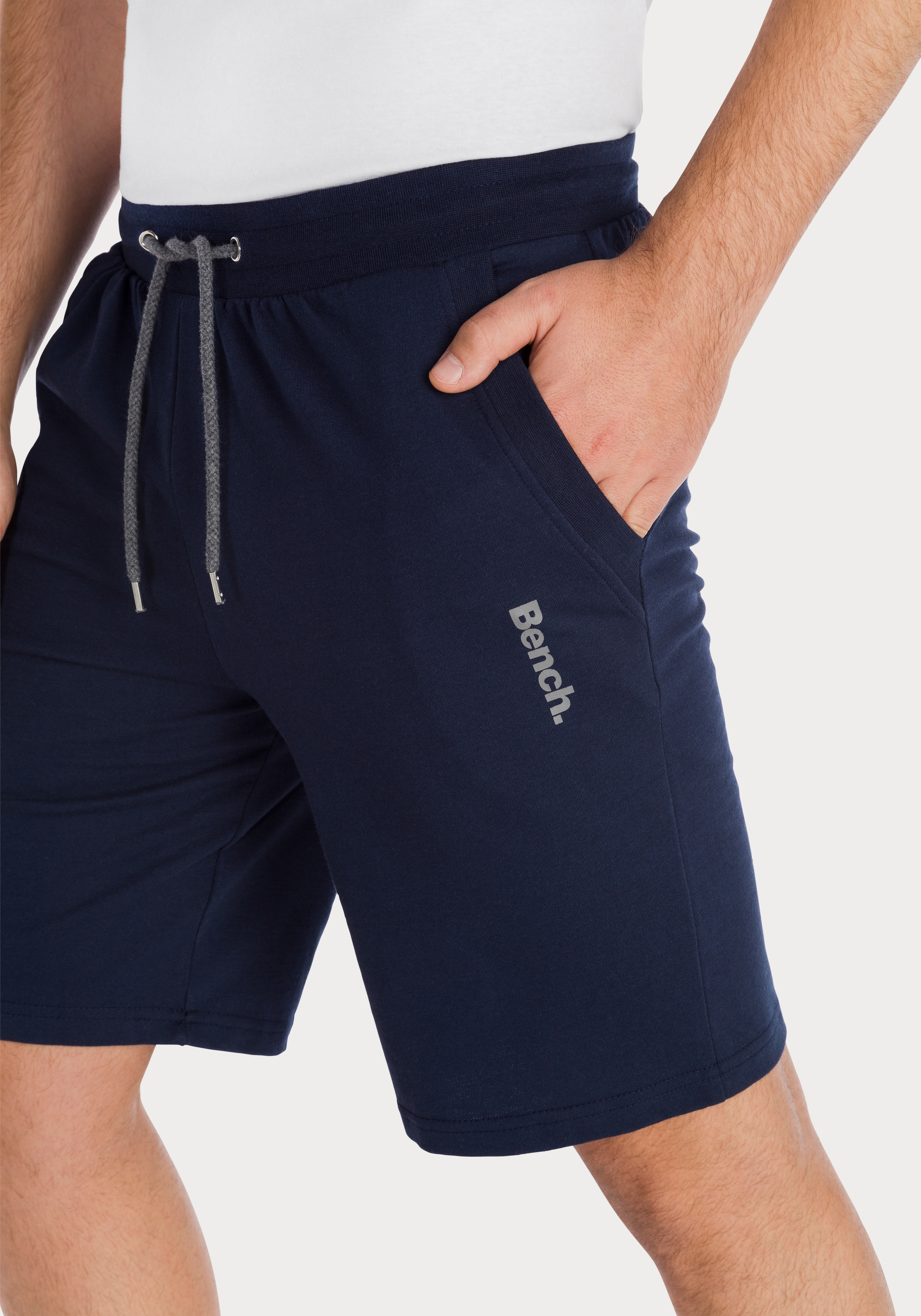 4. Bild von Bench. Loungewear Sweatshorts, mit seitlichen Taschen