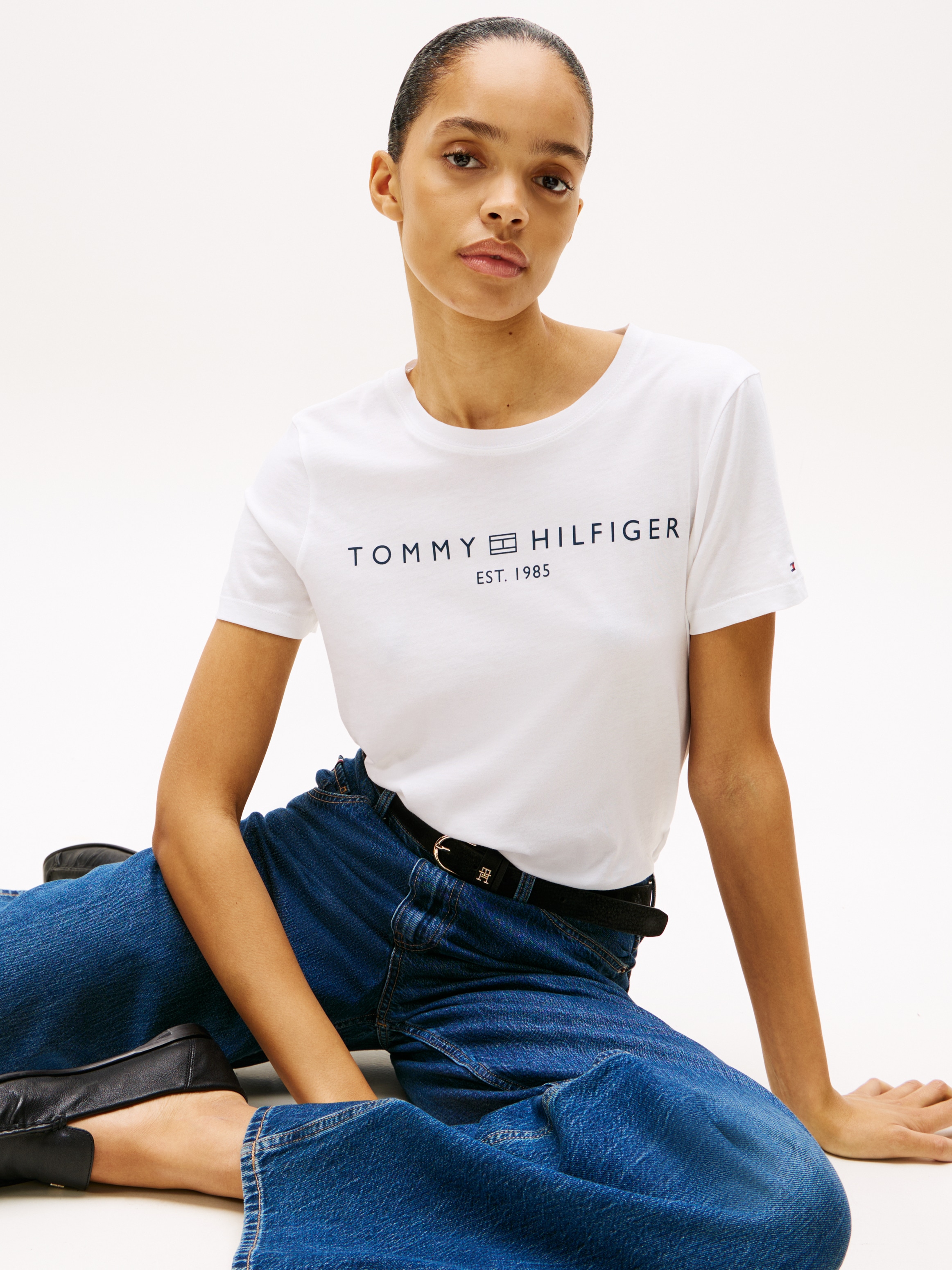 Tommy Hilfiger T-Shirt »REG CORP LOGO C-NK SS«, mit Logoschriftzug