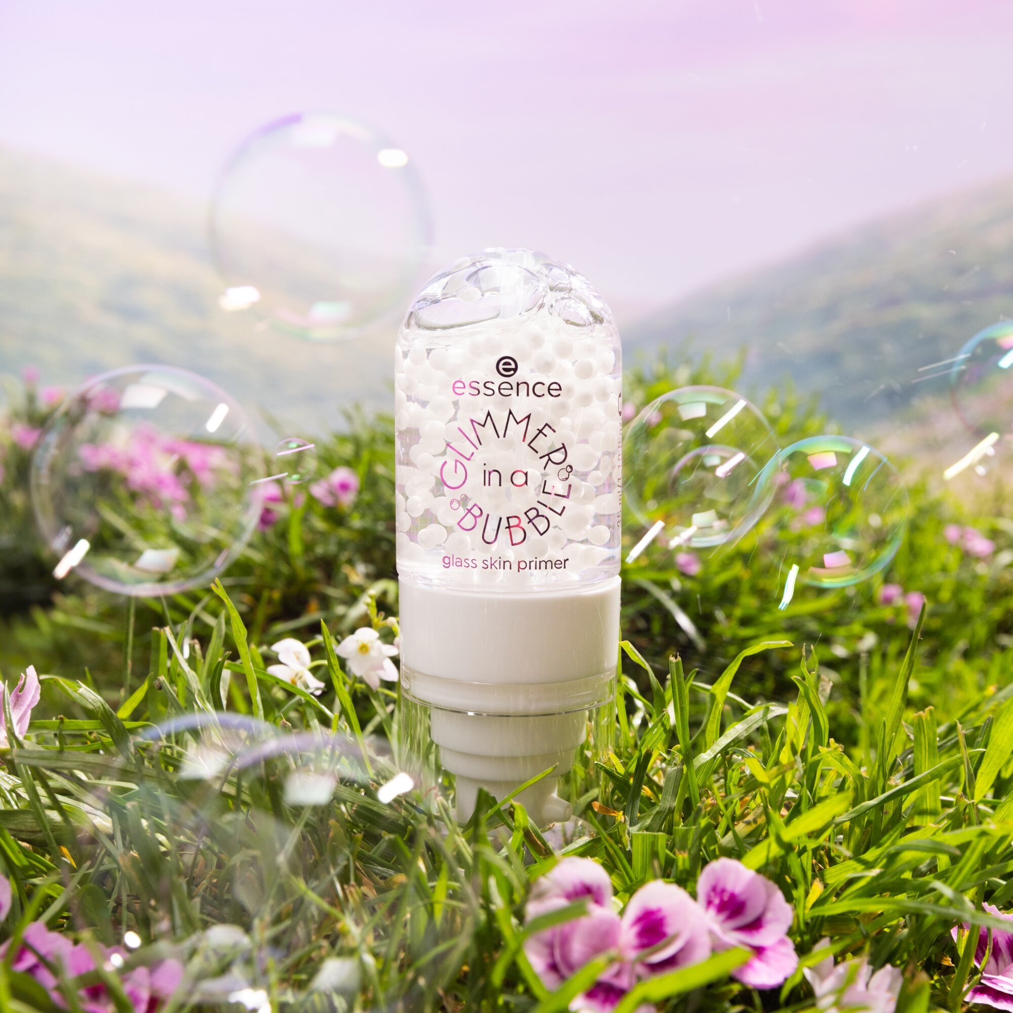 Essence Primer »GLIMMER IN A BUBBLE glass skin primer«