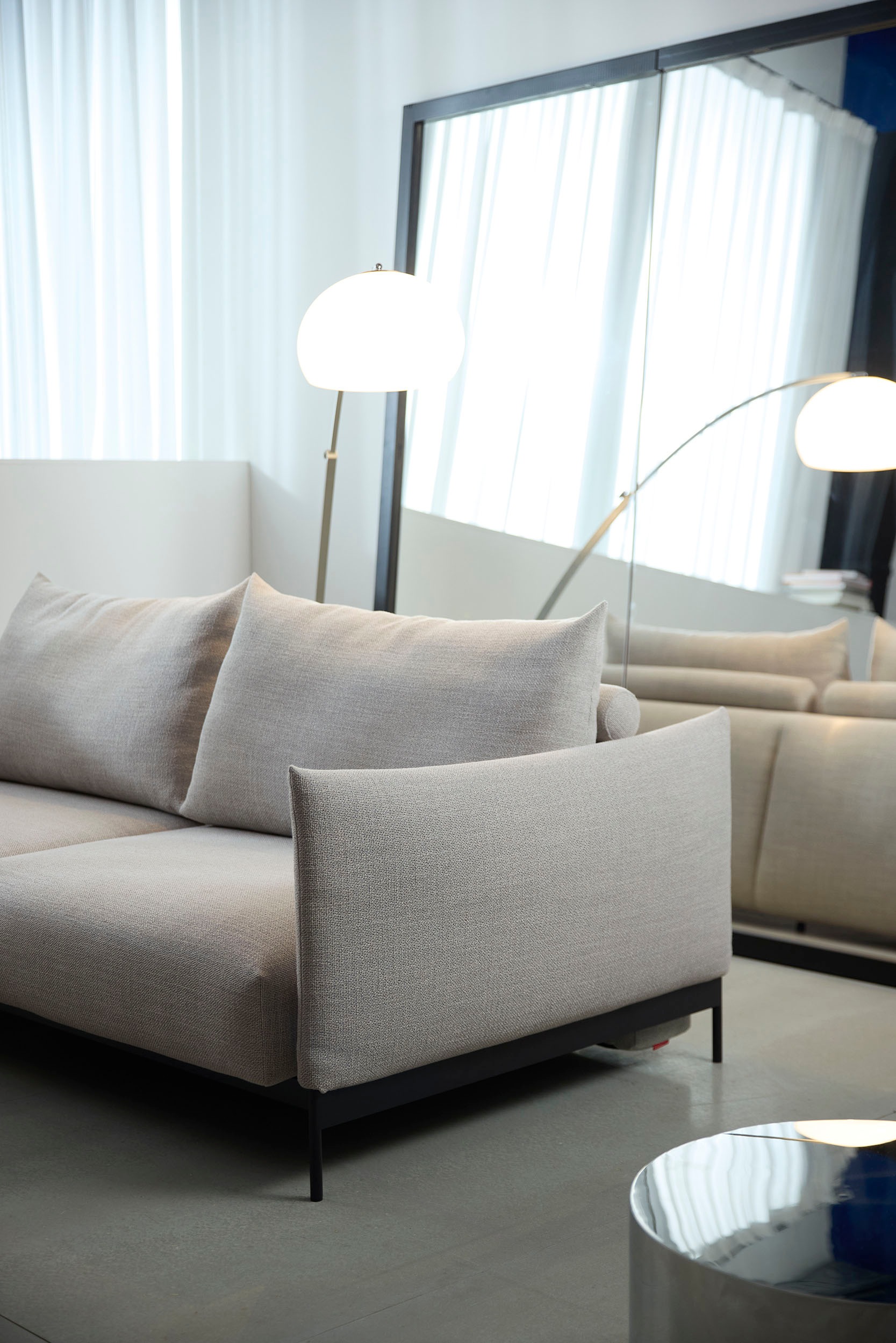 INNOVATION LIVING ™ Schlafsofa »MALLOY innovativ, komfortabel und bequem, modernes Design«, hohe Rückenlehne, schmale Armlehnen, inklusive Bettaufbewahrung