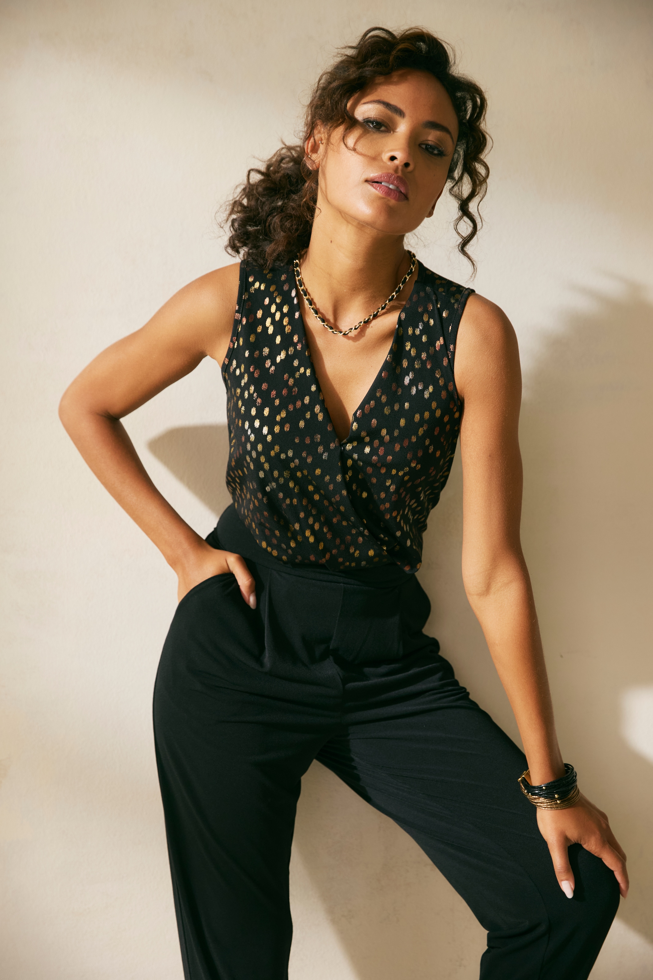 LASCANA Overall mit bedrucktem Oberteil, eleganter Jumpsuit, Business-Look, festlich schwarz-gold 46