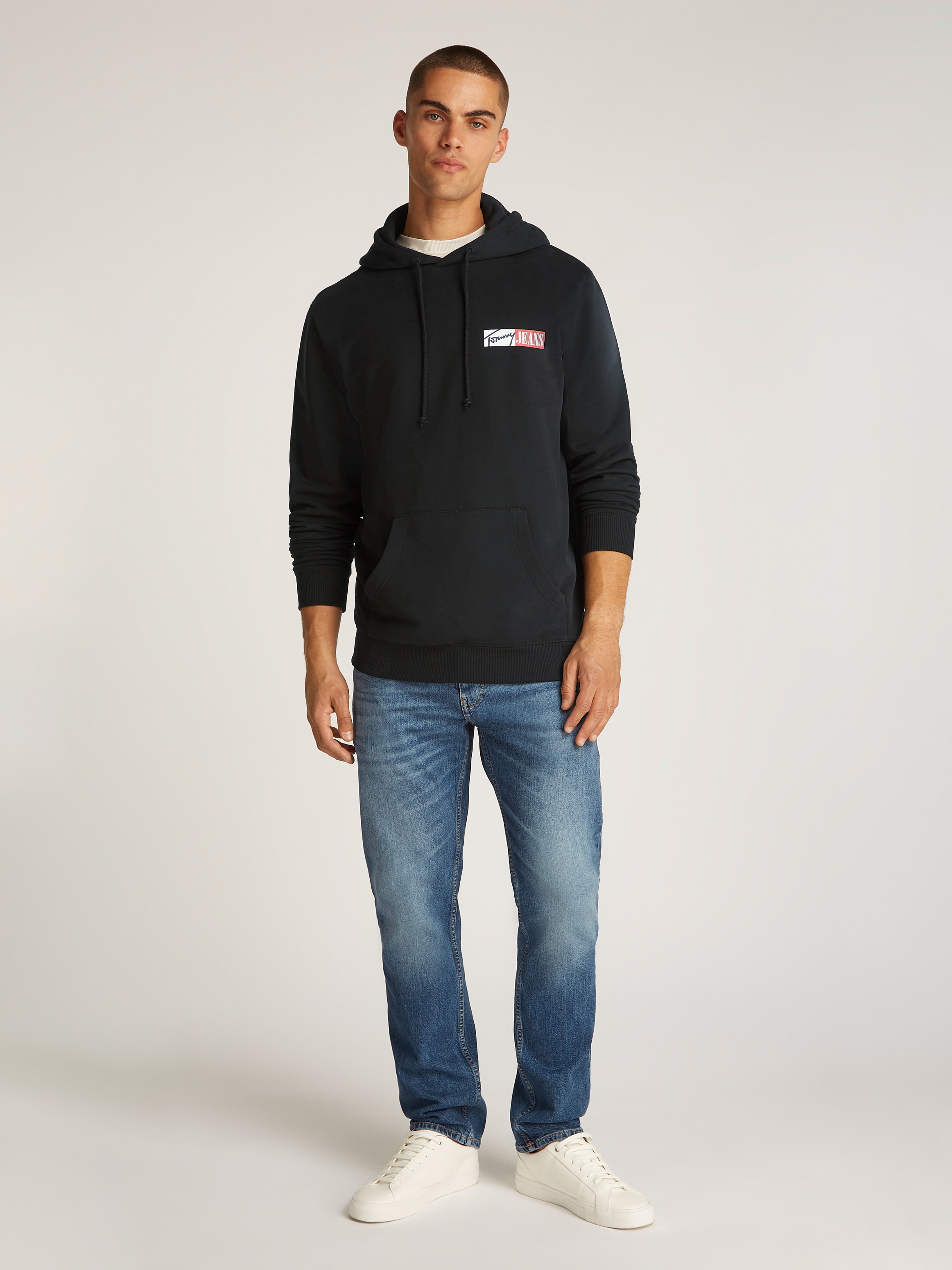 Tommy Jeans Plus Hoodie »TJM REG ENTRY GRAPHIC HOODIE EXT«, in Großen Größen, Logodruck, Kängurutasche