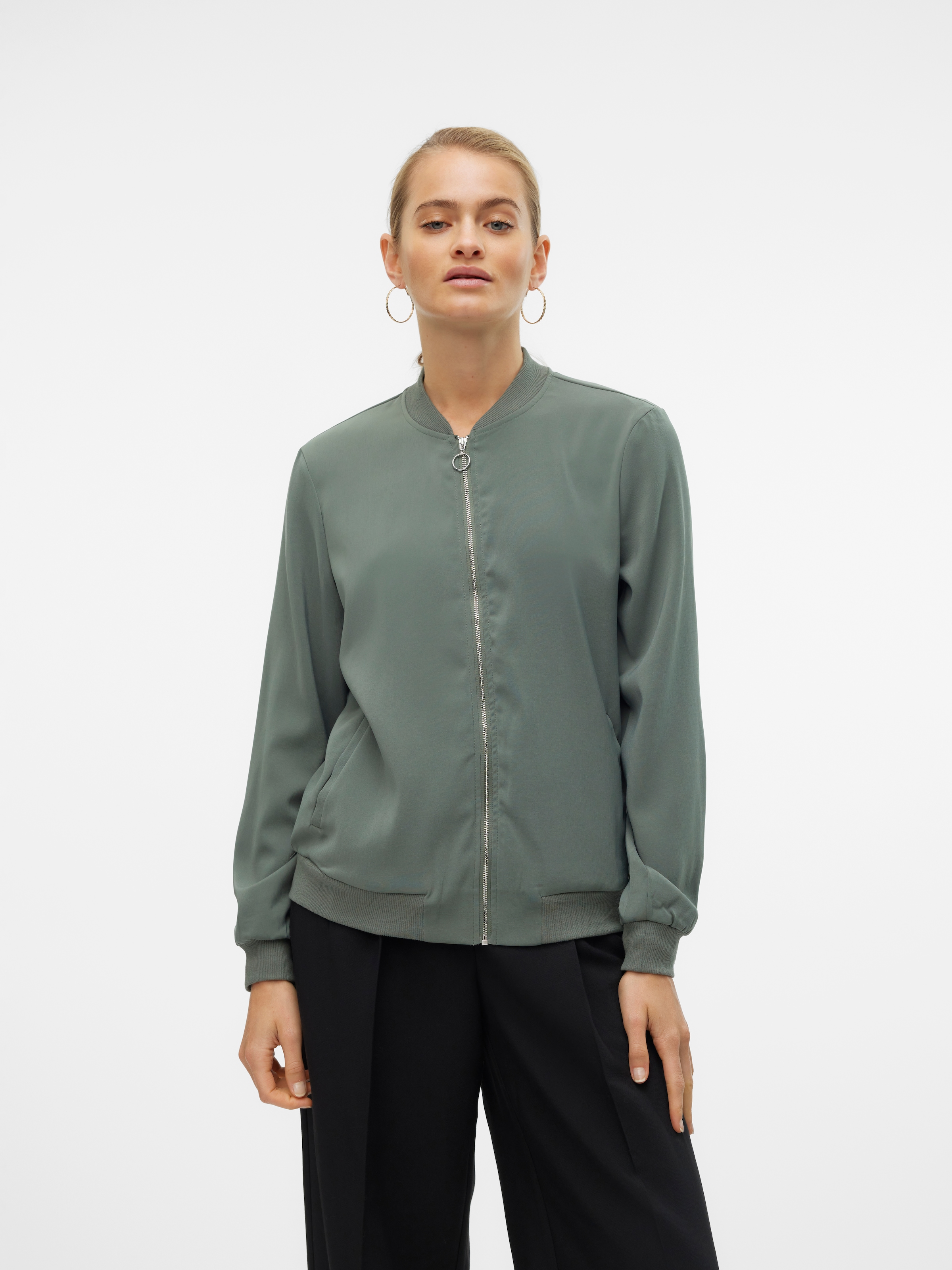 Vero Moda Bomberjacke »VMCOCO L/S BOMBER NOOS« in modisch kurzer Form