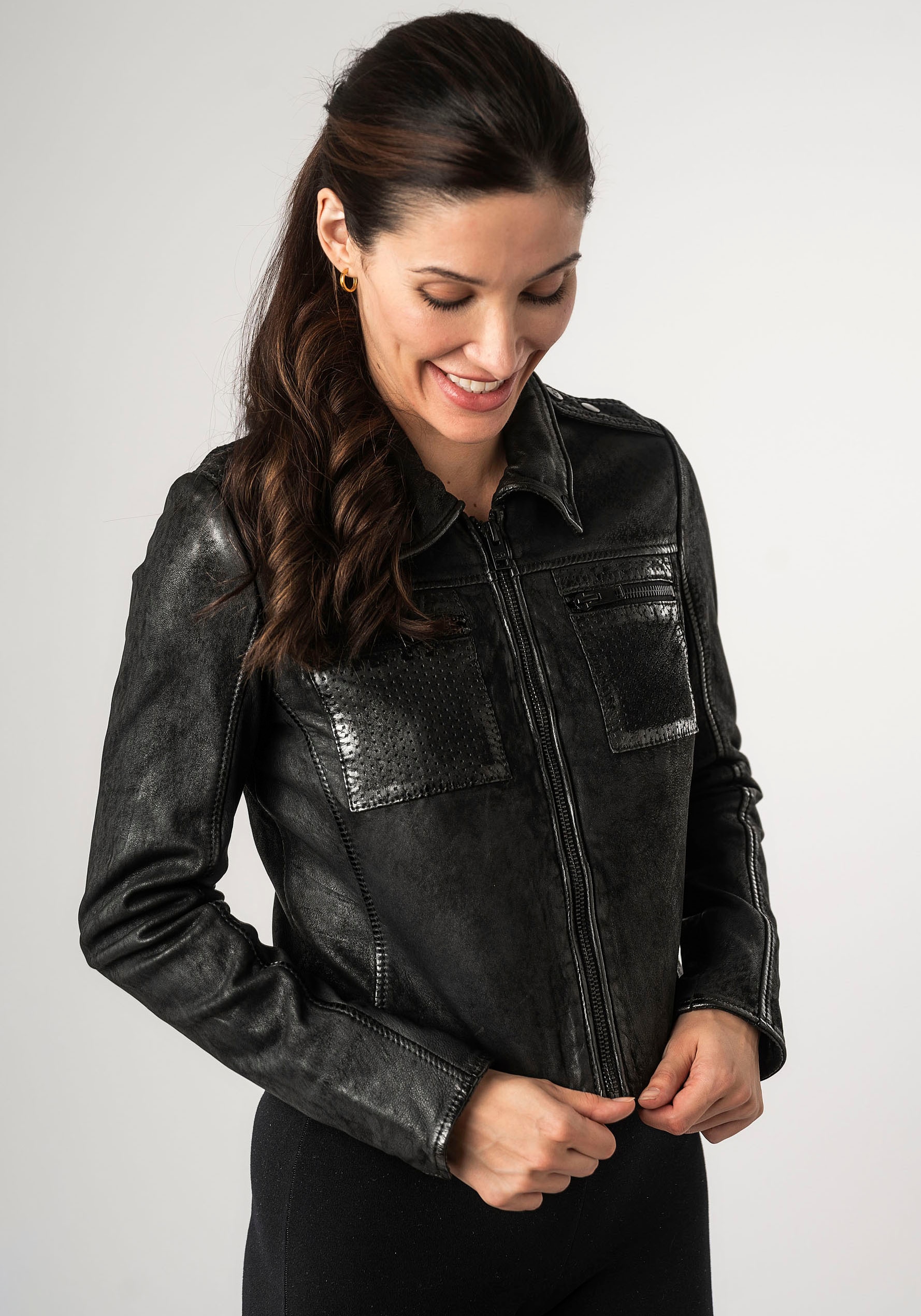 Mauritius Lederjacke »2Wmarin STR«, mit Kapuze, mit Schulterklappen, mit Brusttaschen, mit Nieten