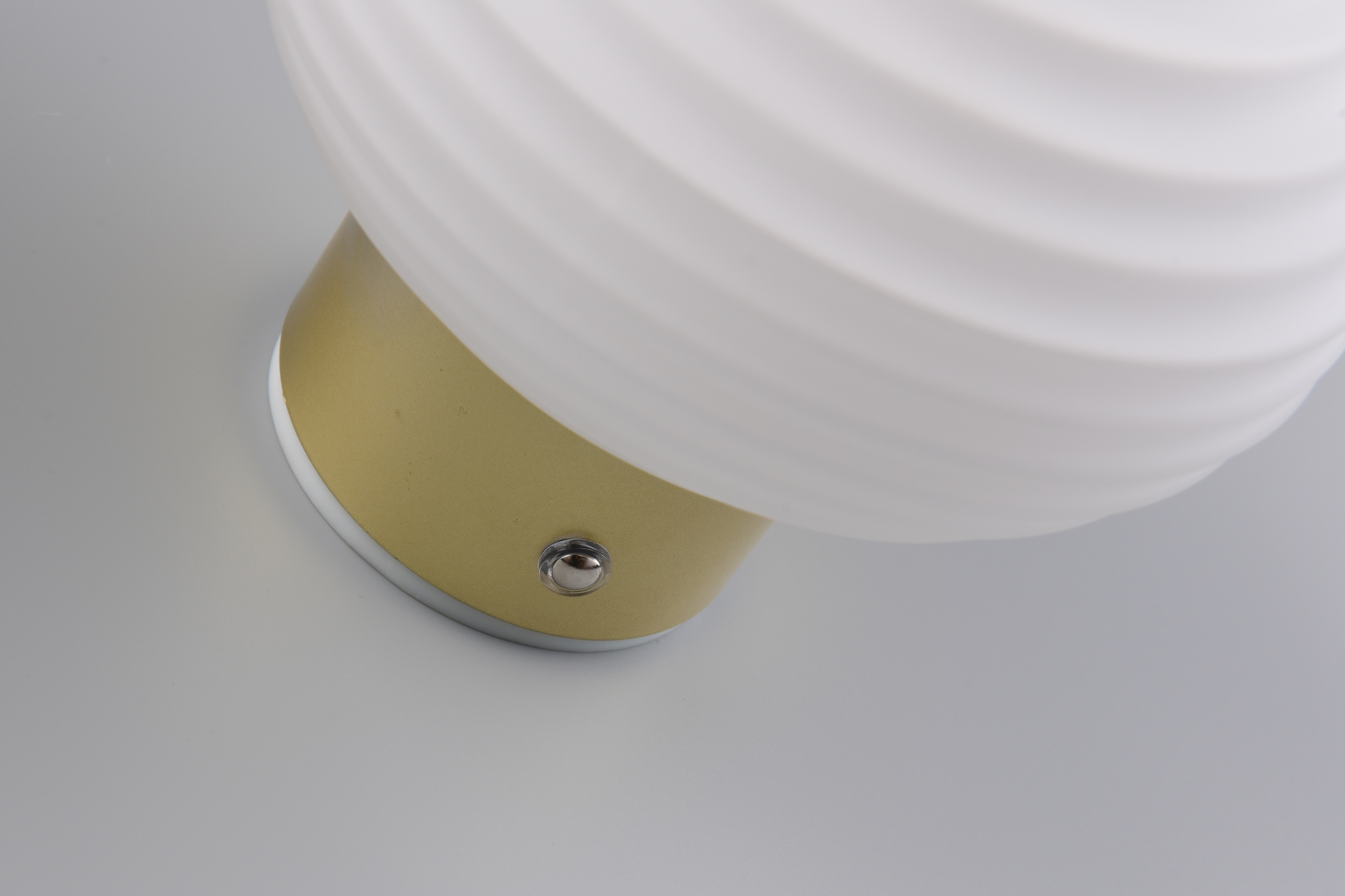 REALITY Leuchten LED Wandleuchte »EARL, runde Akku Wandlampe mit Touchdimmer, USB-Anschluss Ø 15,5cm«, 1 flammig, Leuchtmittel LED-Board | LED fest integriert, Akku Wandlampe Glasschirm, einfache Wandbefestigung, Tiefe 15 cm