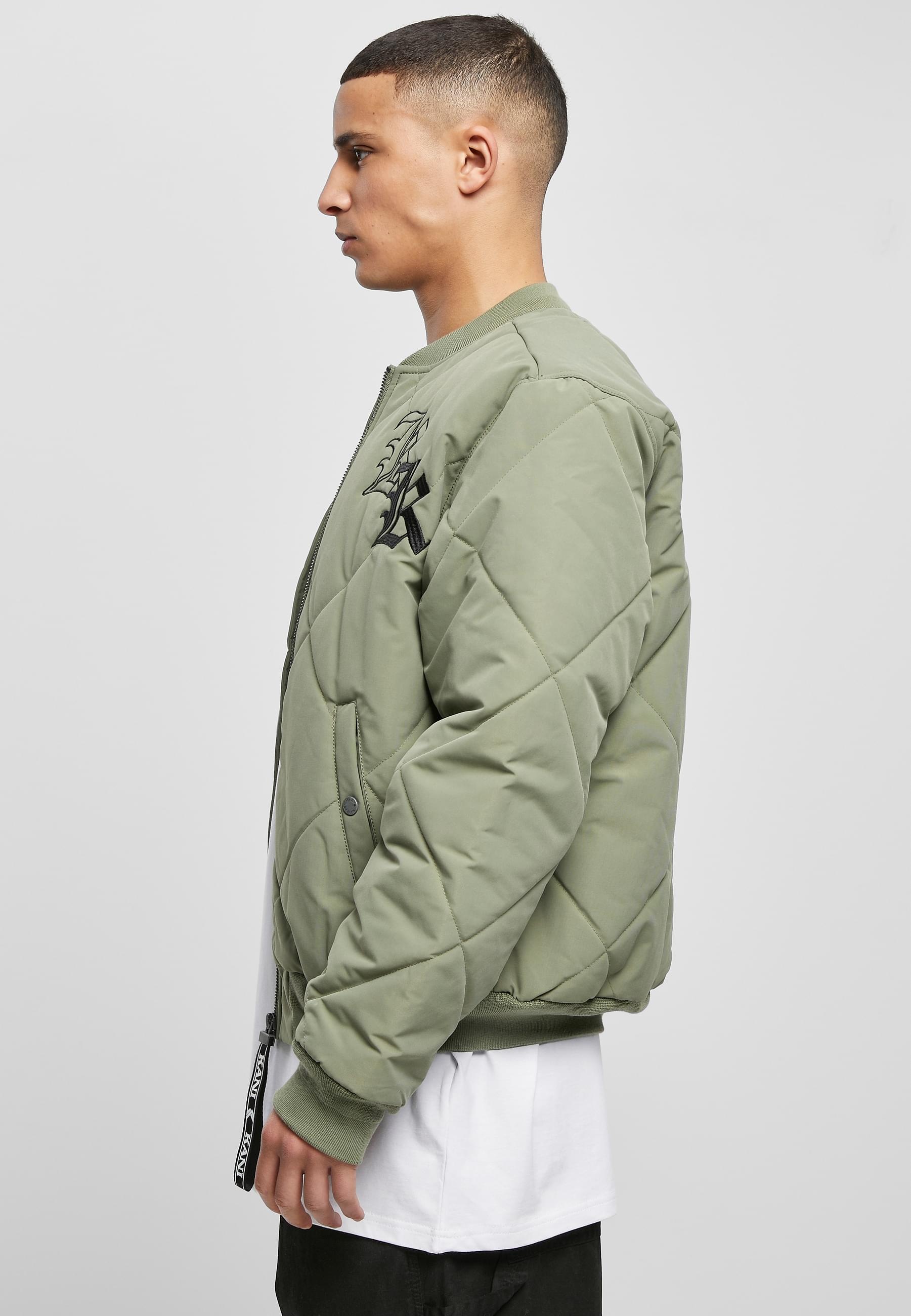 Karl Kani Bomberjacke »Karl Kani Herren KM224-021-1 KK OG Old English Quilted Bomber« 1 Stk. tlg. ohne Kapuze