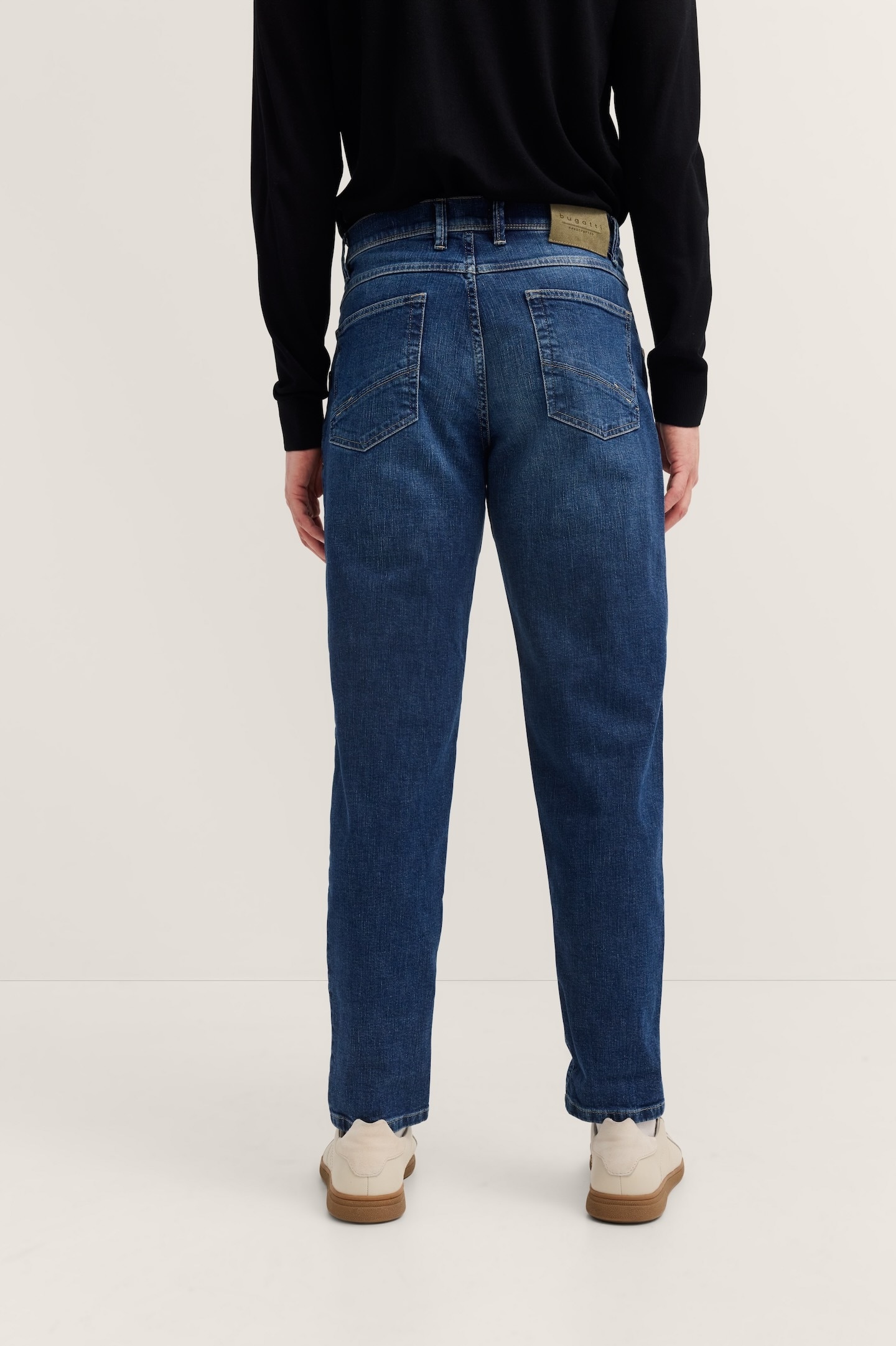 bugatti 5-Pocket-Jeans »Tapered Fit«, aus Stretch Handcrafted Denim