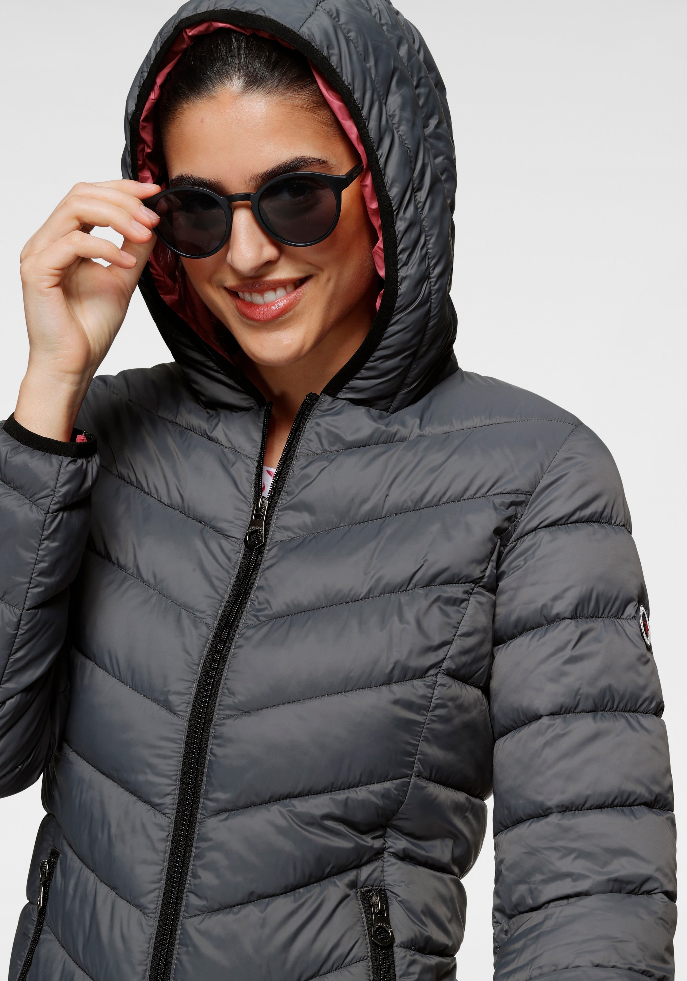 KangaROOS Steppjacke, mit Kapuze, mit kontrastfarbenen Details