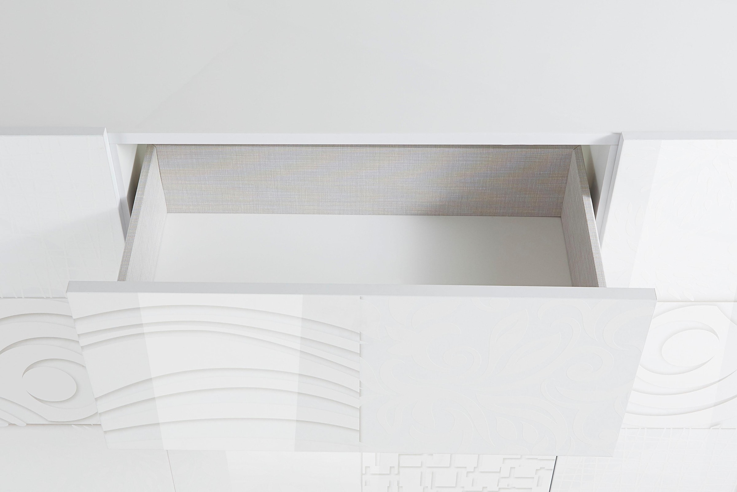 INOSIGN Sideboard »Miro«, Breite 181 cm mit dekorativem Siebdruck
