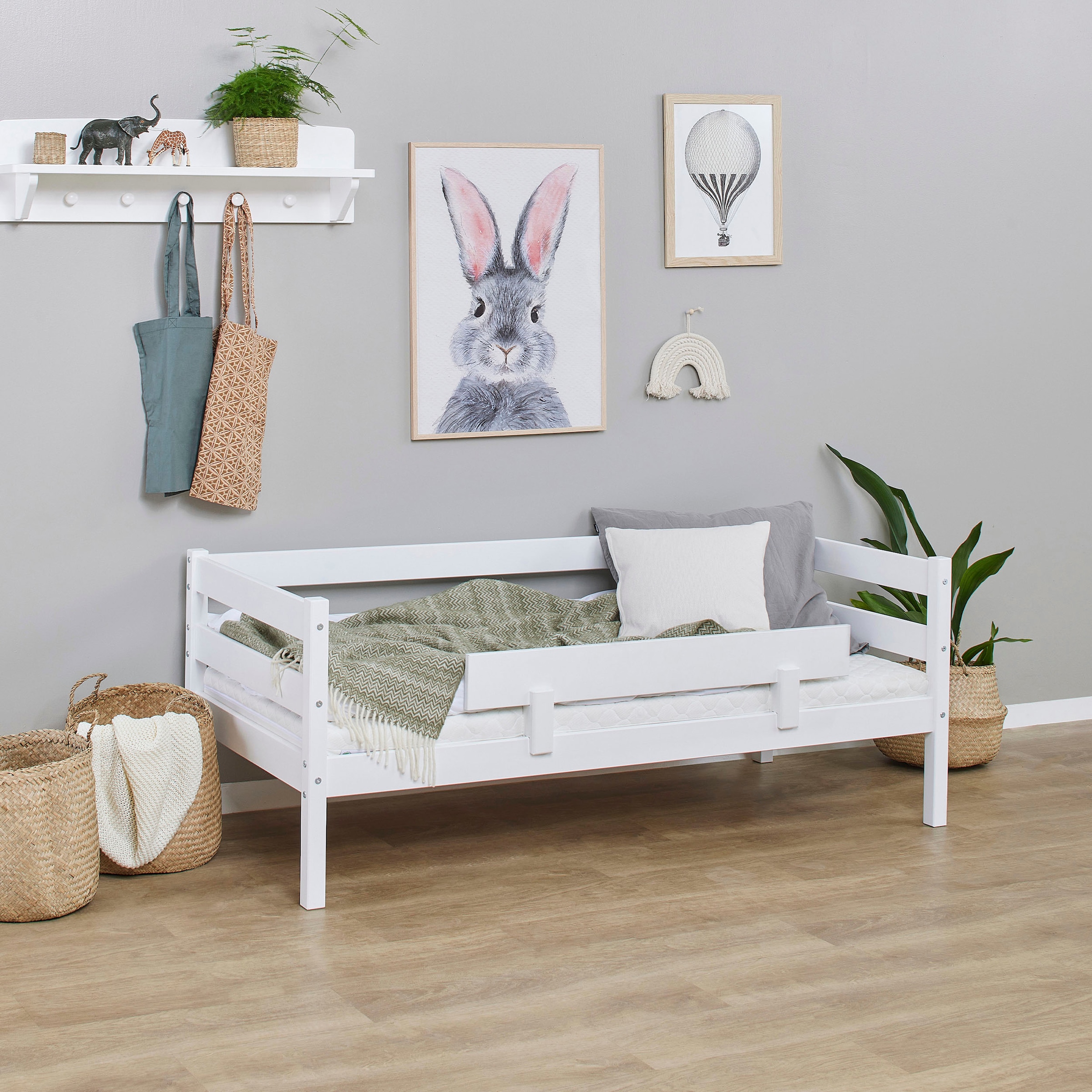 Hoppekids Einzelbett »ECO Comfort Kinderbett, Kiefer Massivholz, Jugendbett inkl. Rollrost«, 70x160 cm, wahlweise in verschieden Farben/ Matratze/ Absturzsicherung