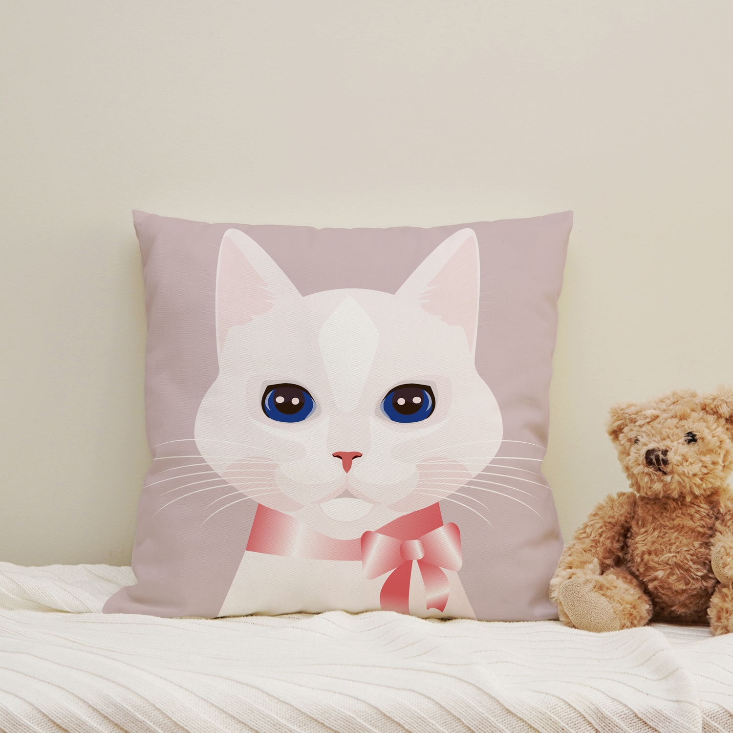 queence Dekokissen »Katze mit Schleife«, Kissenhülle mit HD Premium Druck, geruchsneutral, 40x40cm