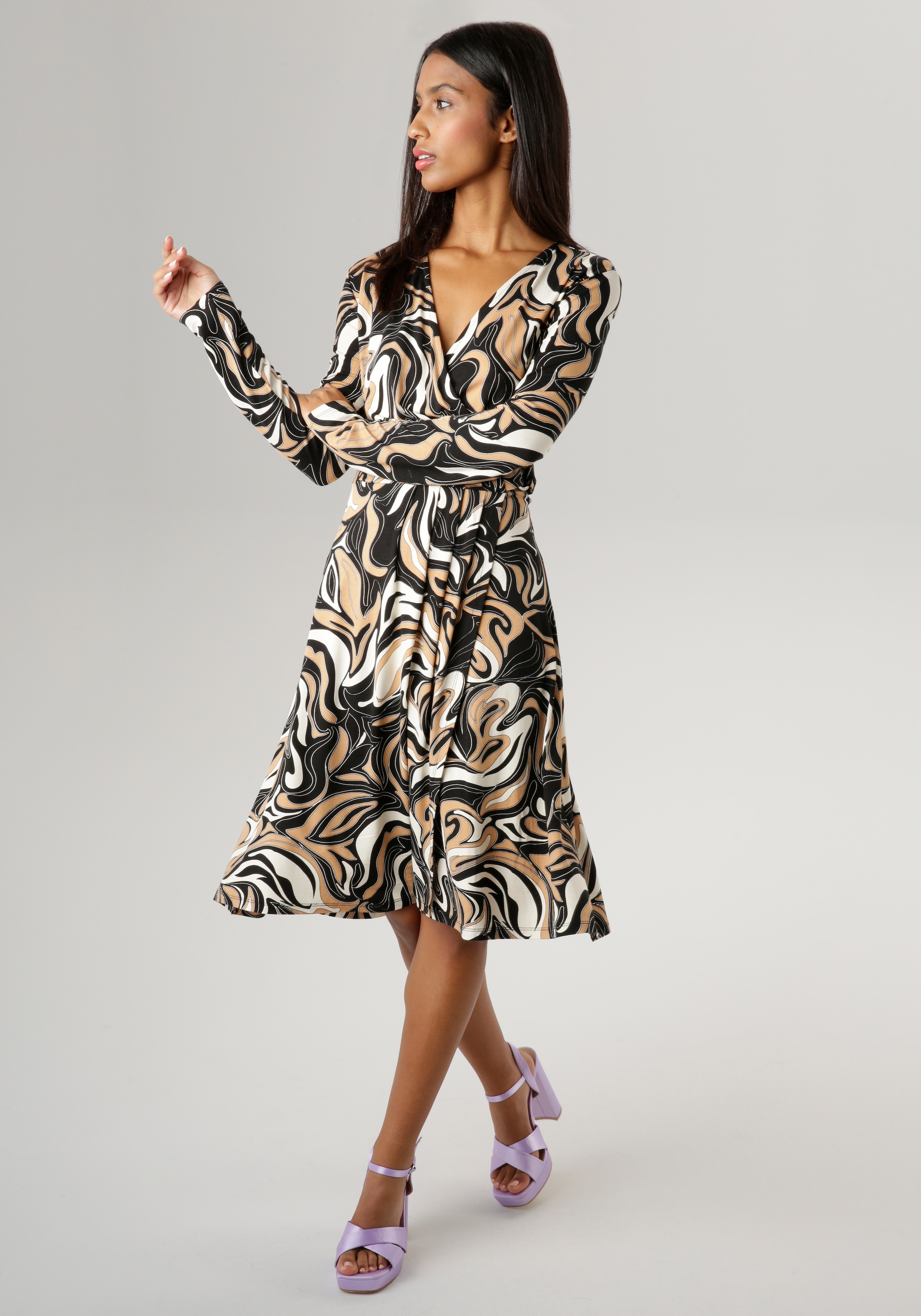 Aniston SELECTED Jerseykleid, mit bestellen silberfarbenem - in KOLLEKTION der Taille Zierring online NEUE