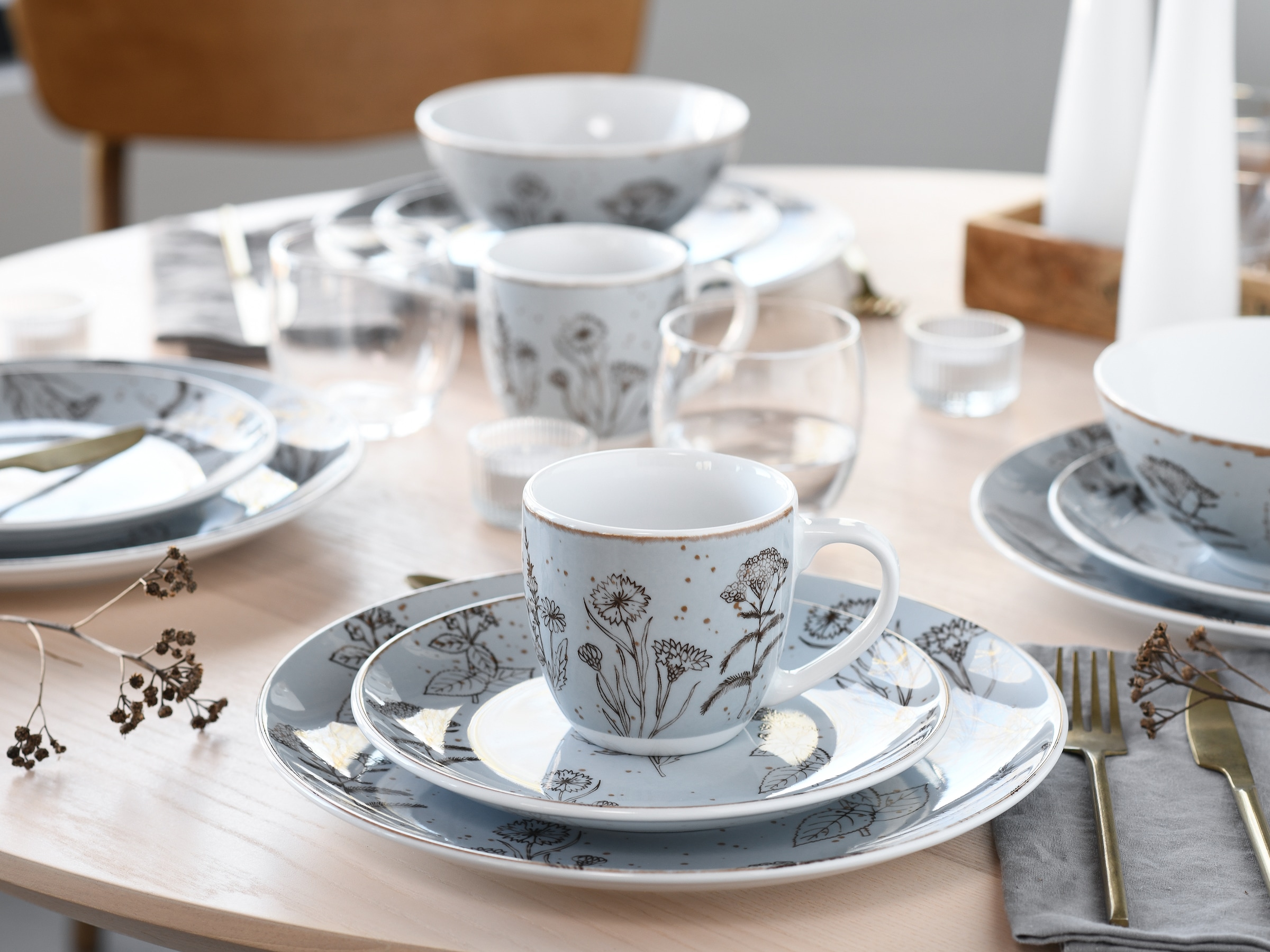 CreaTable Kombiservice »Geschirr-Set Vintage Flowers«, (Set, 16 tlg., Kaffeeservice und Tafelservice im Set, für 4 Personen), Service, Dekor mit Blüten und Gräsern, 16 Teile, für 4 Personen