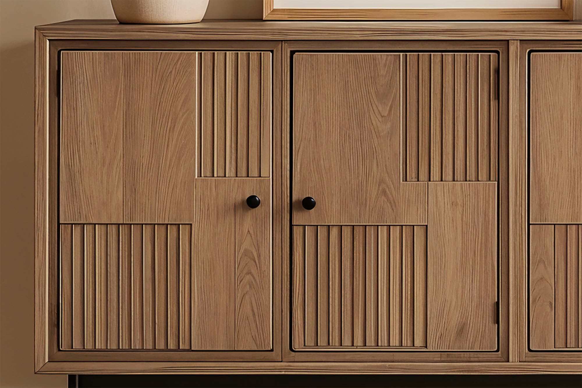 SIT Sideboard »Kommode – Massives Holz mit Lamellen‑Front & kunstvollen Schnitzereien« 1 Stk. tlg. Massives Lamellen‑Sideboard mit kunstvollen Schnitzereien & Stauraum