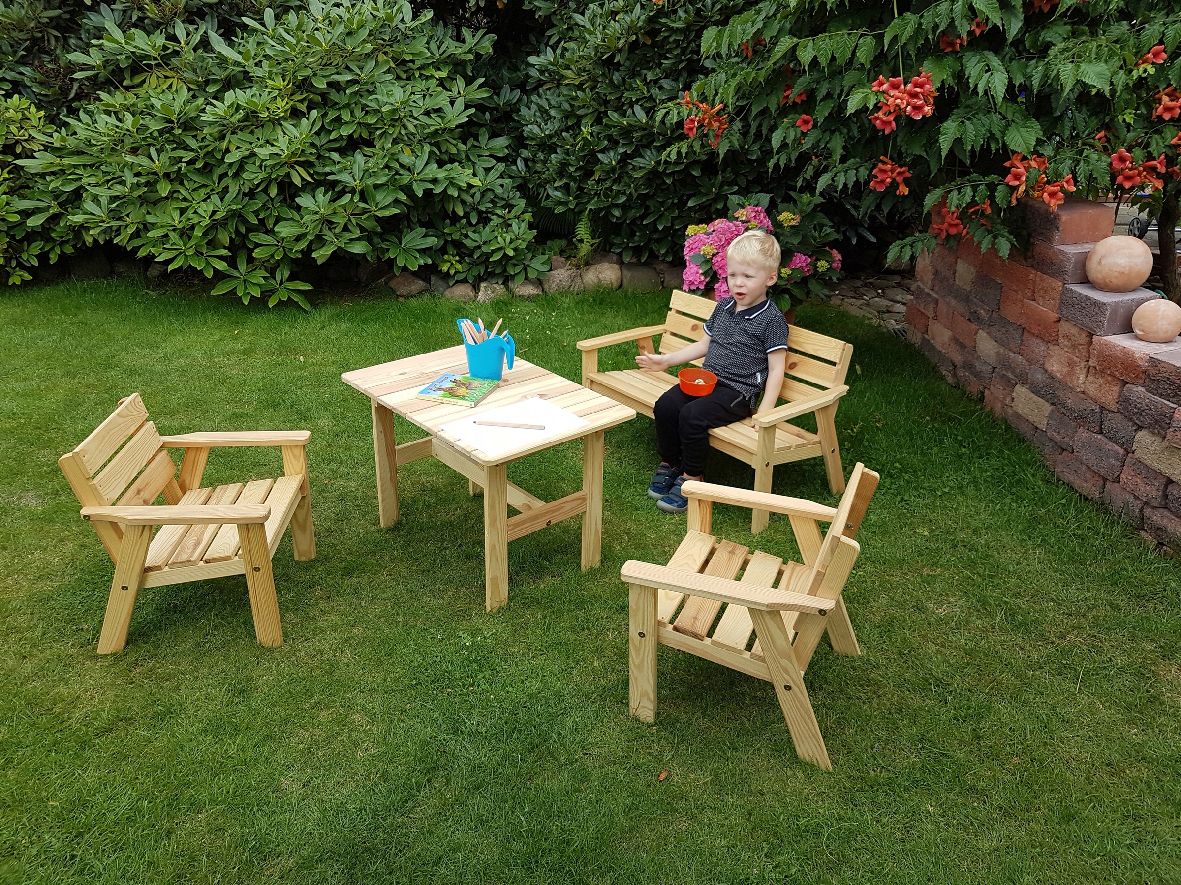 Garten-Kindersitzgruppe »Fehmarn«, (4 tlg.), aus Kiefernholz, 1 Bank, 1 Tisch, 2 Stühle