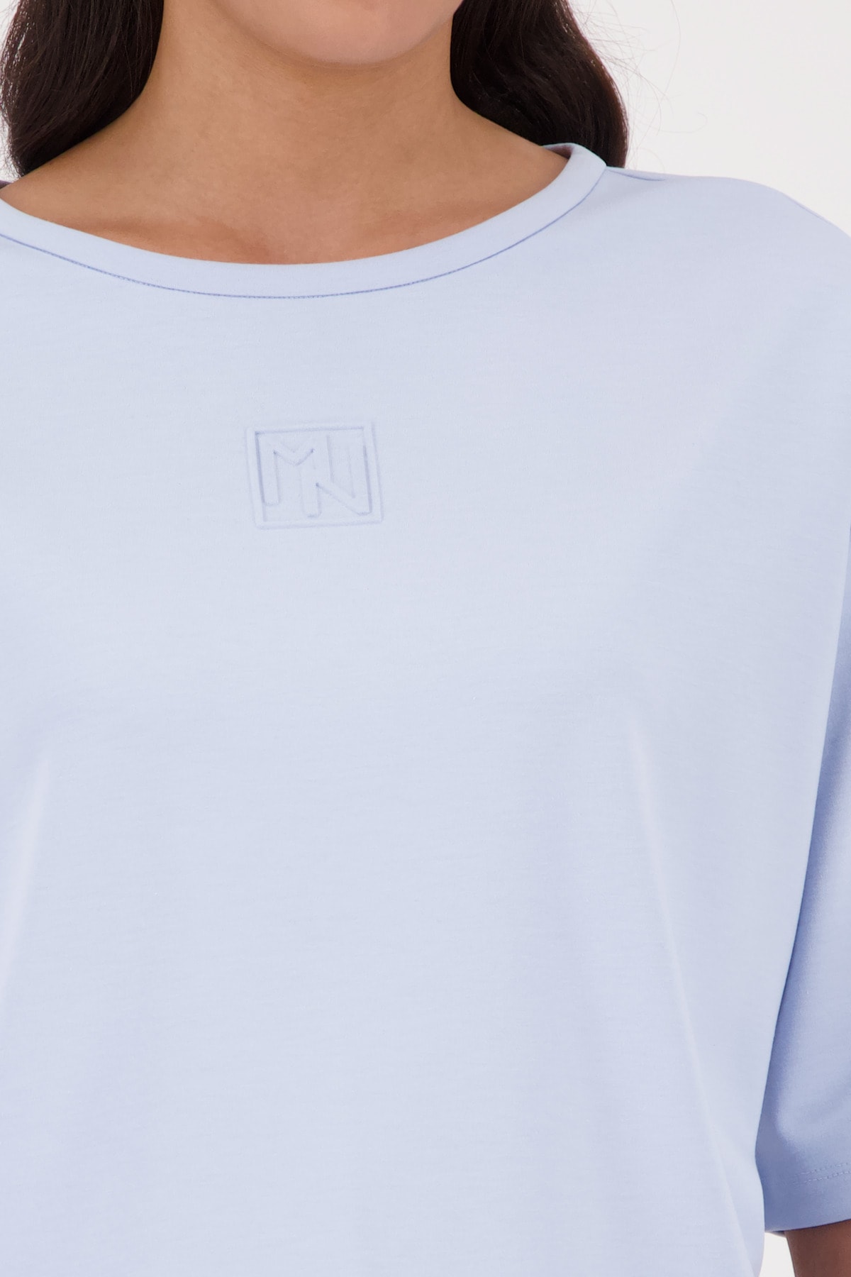 Monari Sweatshirt »Sweatshirt Basic Prägedruck«, Relaxed fit mit Präge-Emblem
