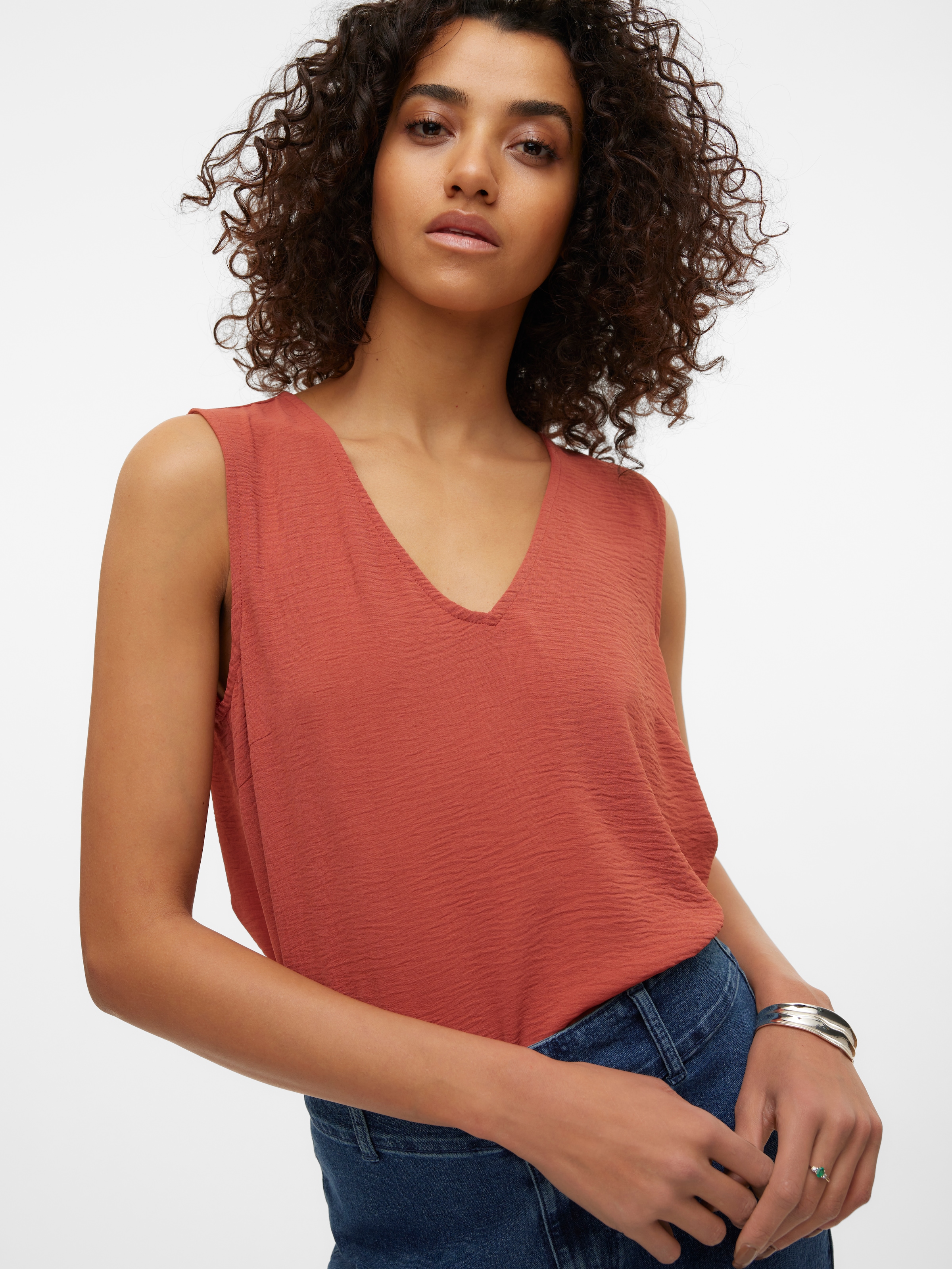 Vero Moda Shirttop »VMALVA S/L V-NECK TOP WVN NOOS« Kunstfaser, regular fit
