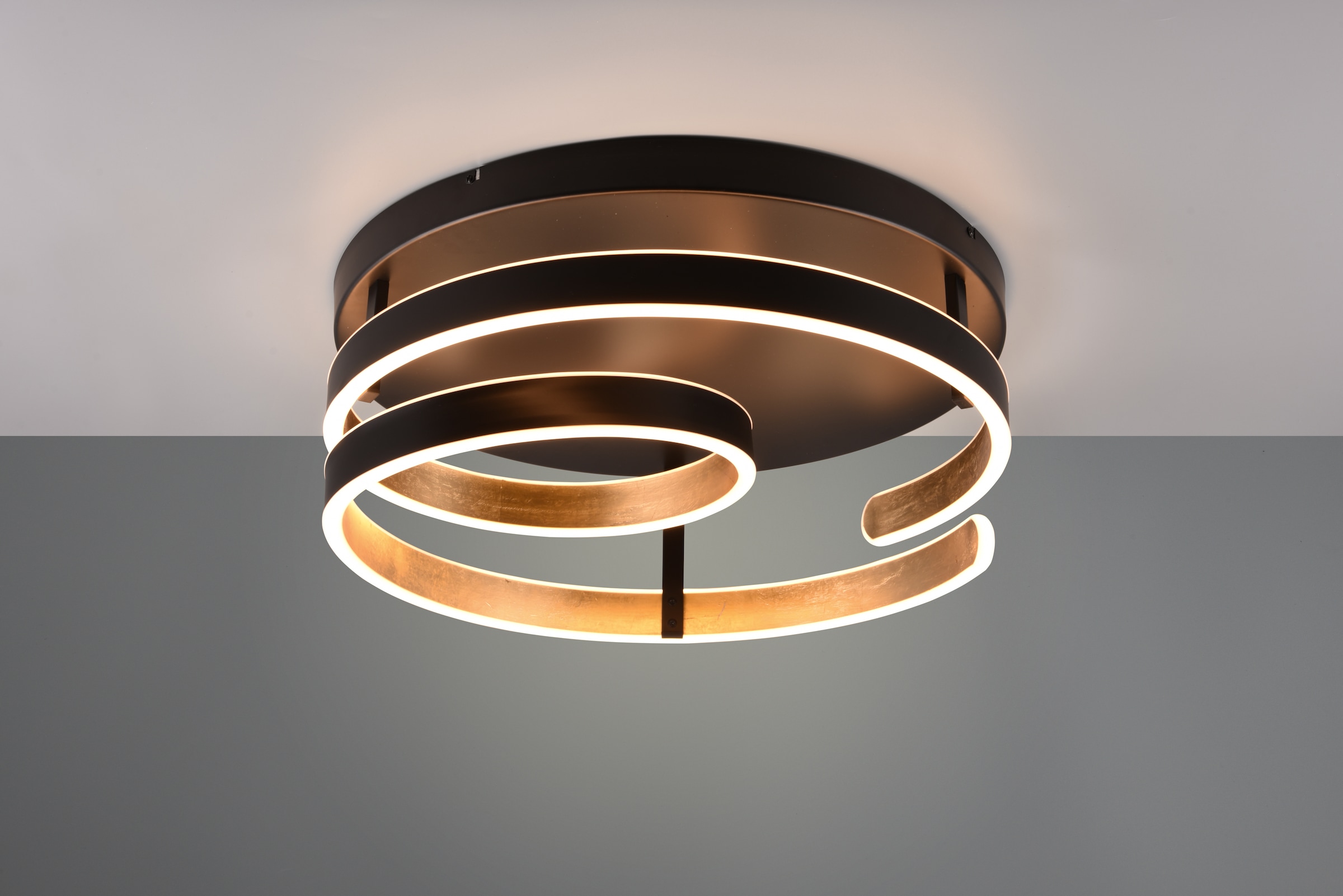 TRIO Leuchten LED Deckenleuchte »MARNIE, spiralförmige LED Deckenlampe indirektes Licht warmweiß 3000K«, 1 flammig, Leuchtmittel LED-Board | LED fest integriert, 6800 Lumen Ø 55cm 3 Stufen dimmbar über Wandschalter Wohnzimmer LED