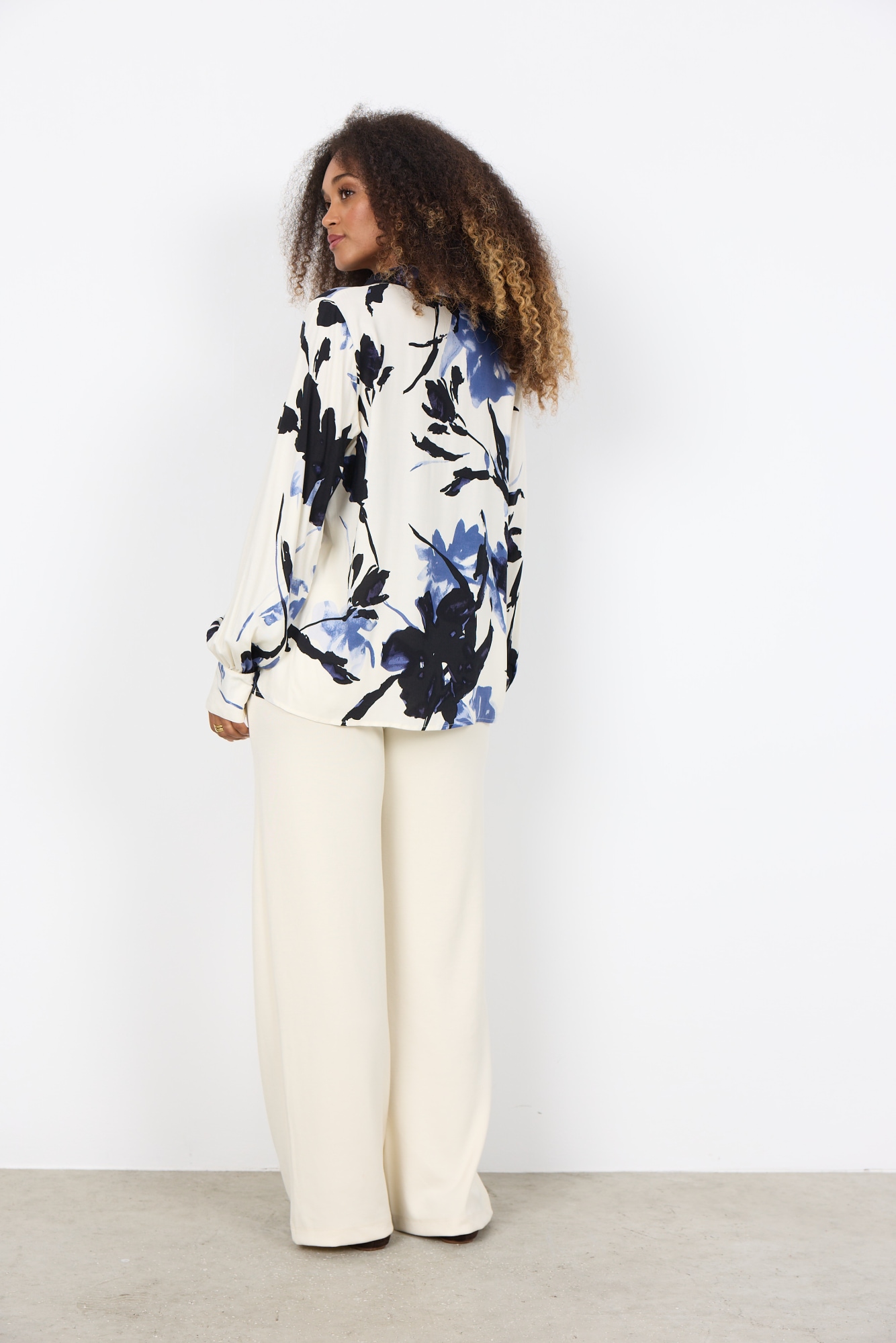 soyaconcept Druckbluse »SC-BENE 2« aus Viskose, Regular Fit, Langarm, mit Blusenkragen, pflegeleicht