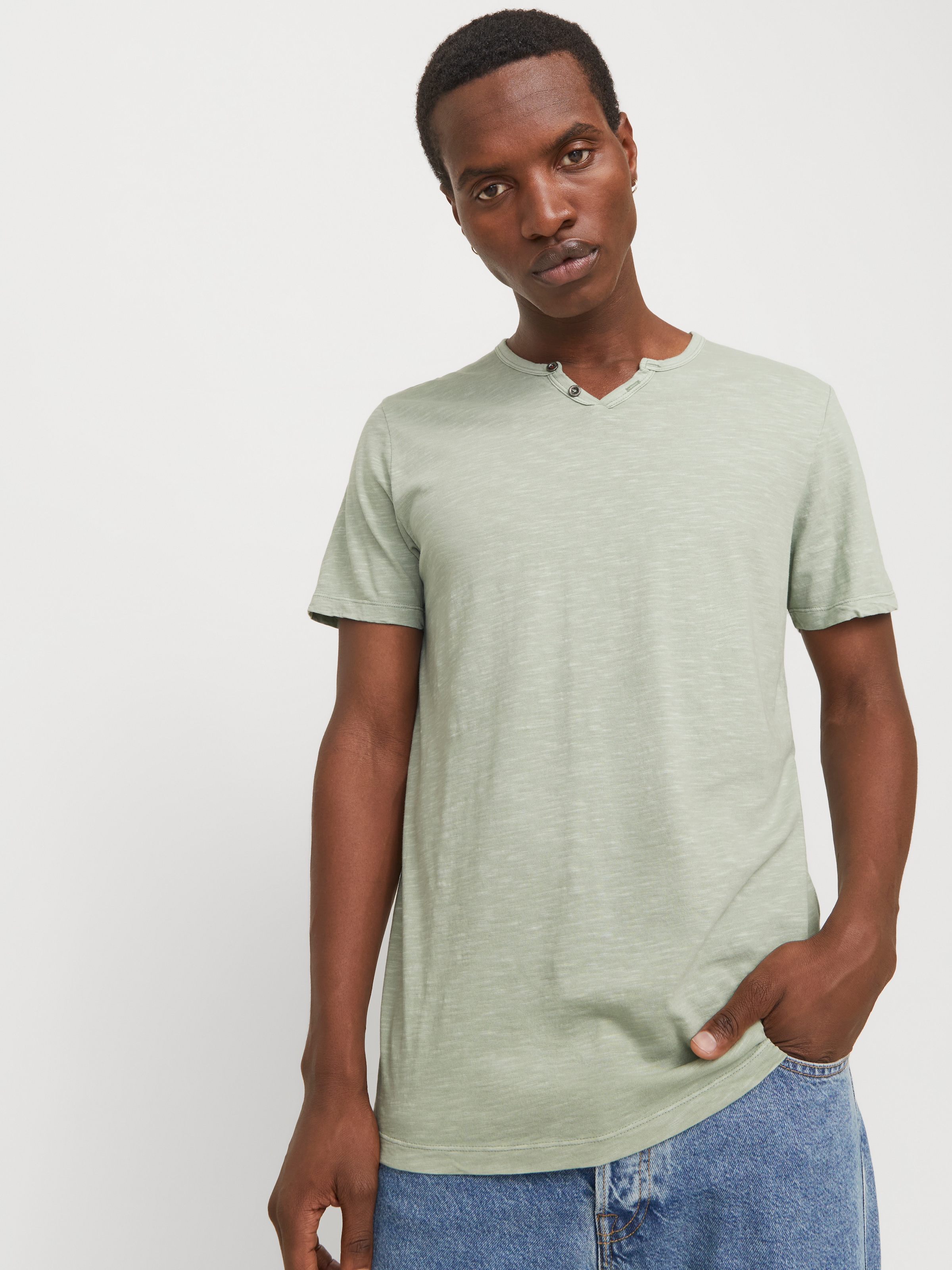 Jack & Jones T-Shirt »JJESPLIT NECK TEE SS NOOS«, mit V-Ausschnitt