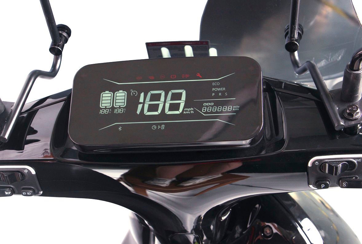 GreenStreet E-Motorroller »HYPE 3000 W 85 km/h inkl. Windschild + Topcase«, bis zu 90 km Reichweite, mit USB-Anschluss und Keyless-System