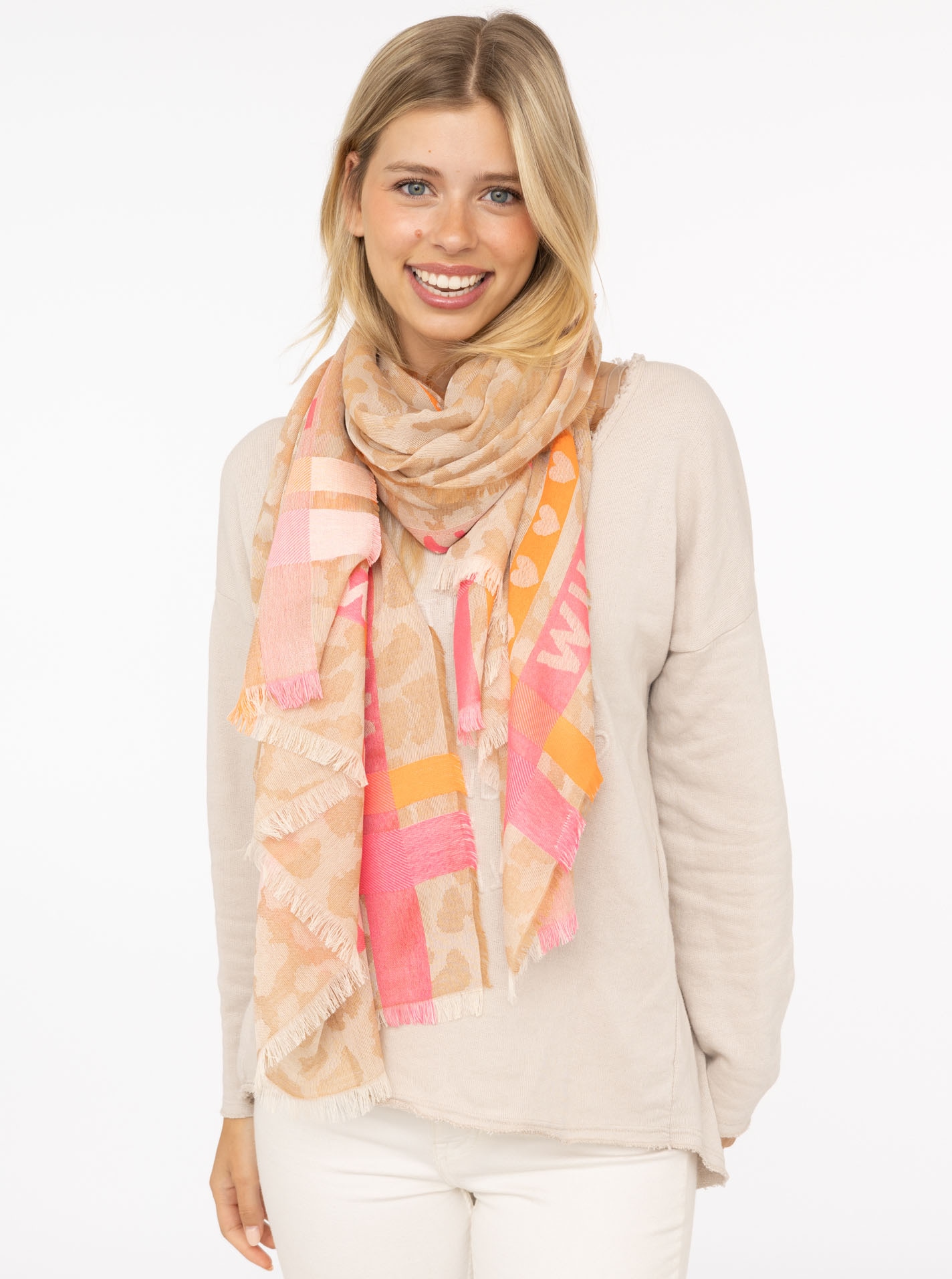 ZWILLINGSHERZ Schal »"Wild Love"« trendiger Schal mit Herzen und Schriftzug khaki