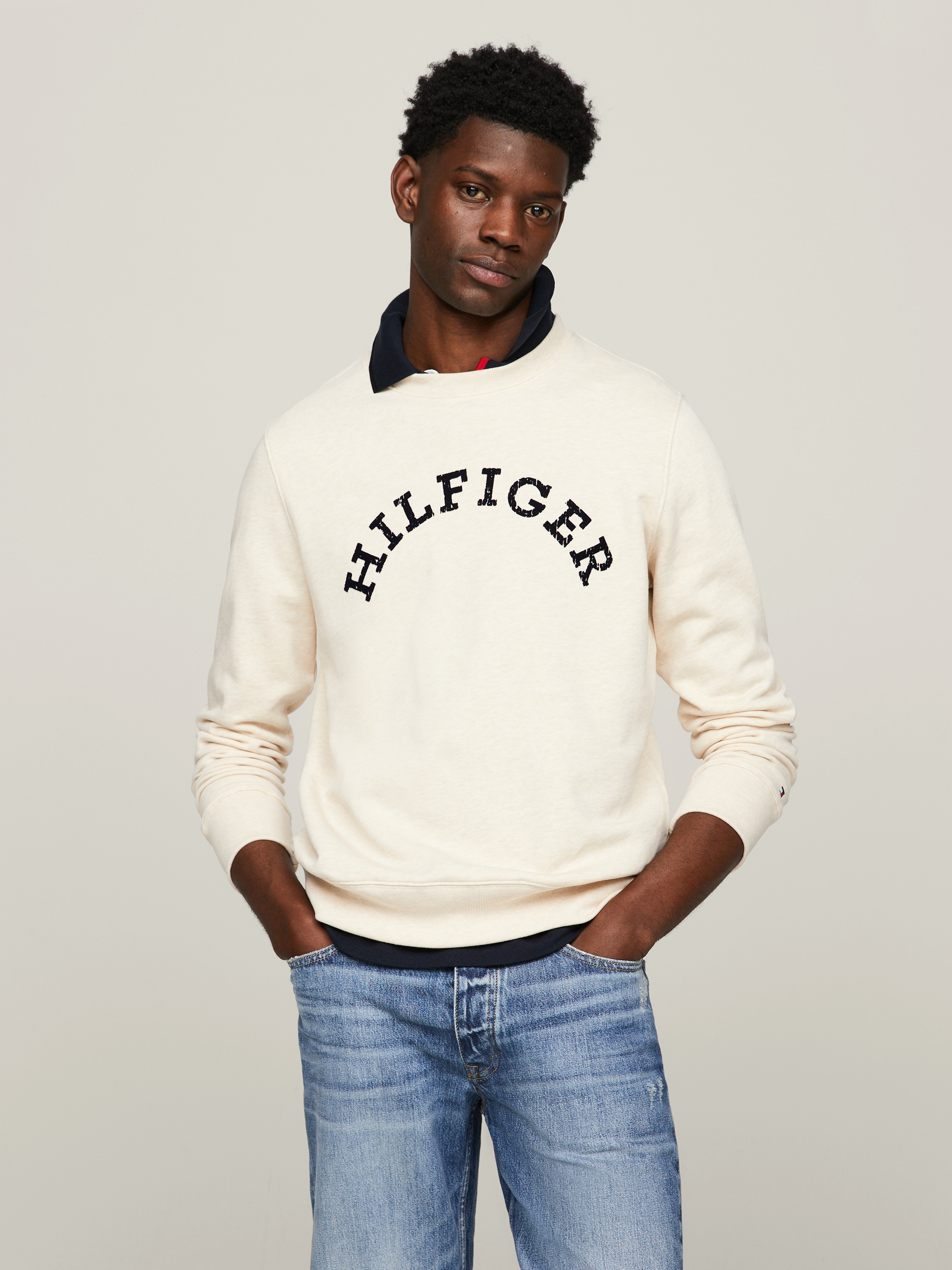 Tommy Hilfiger Sweatshirt »HILFIGER ARCHED HTR SWEATSHIRT« mit gebrochenem Print