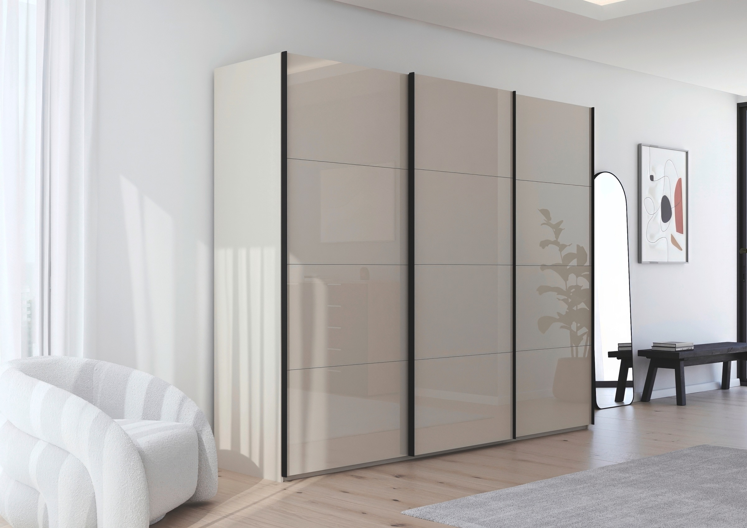rauch Schwebetürenschrank »Kleiderschrank Schrank Garderobe Schlafzimmerschrank SCALE-FYRA«, edle viergeteilte Türen mit Glas-Front viele Farben MADE IN GERMANY
