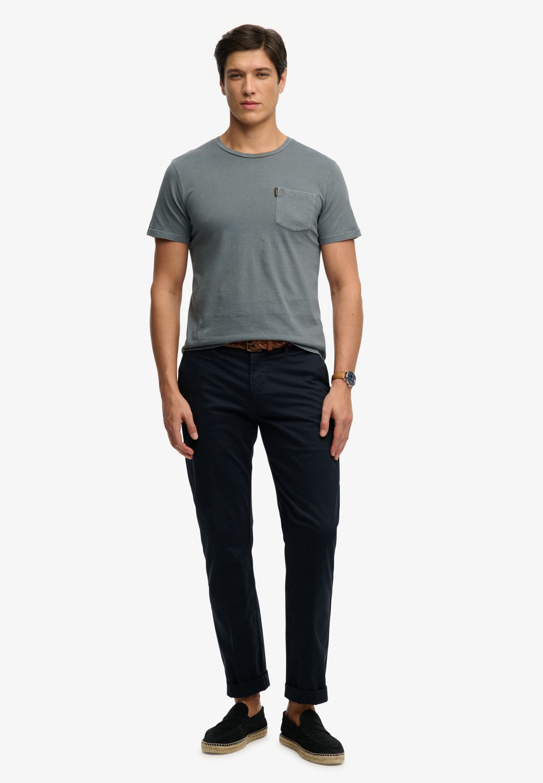 Superdry Rundhalsshirt »CLASSIC ESSENTIAL POCKET TEE« mit stylischer, aufgesetzter Brusttasche