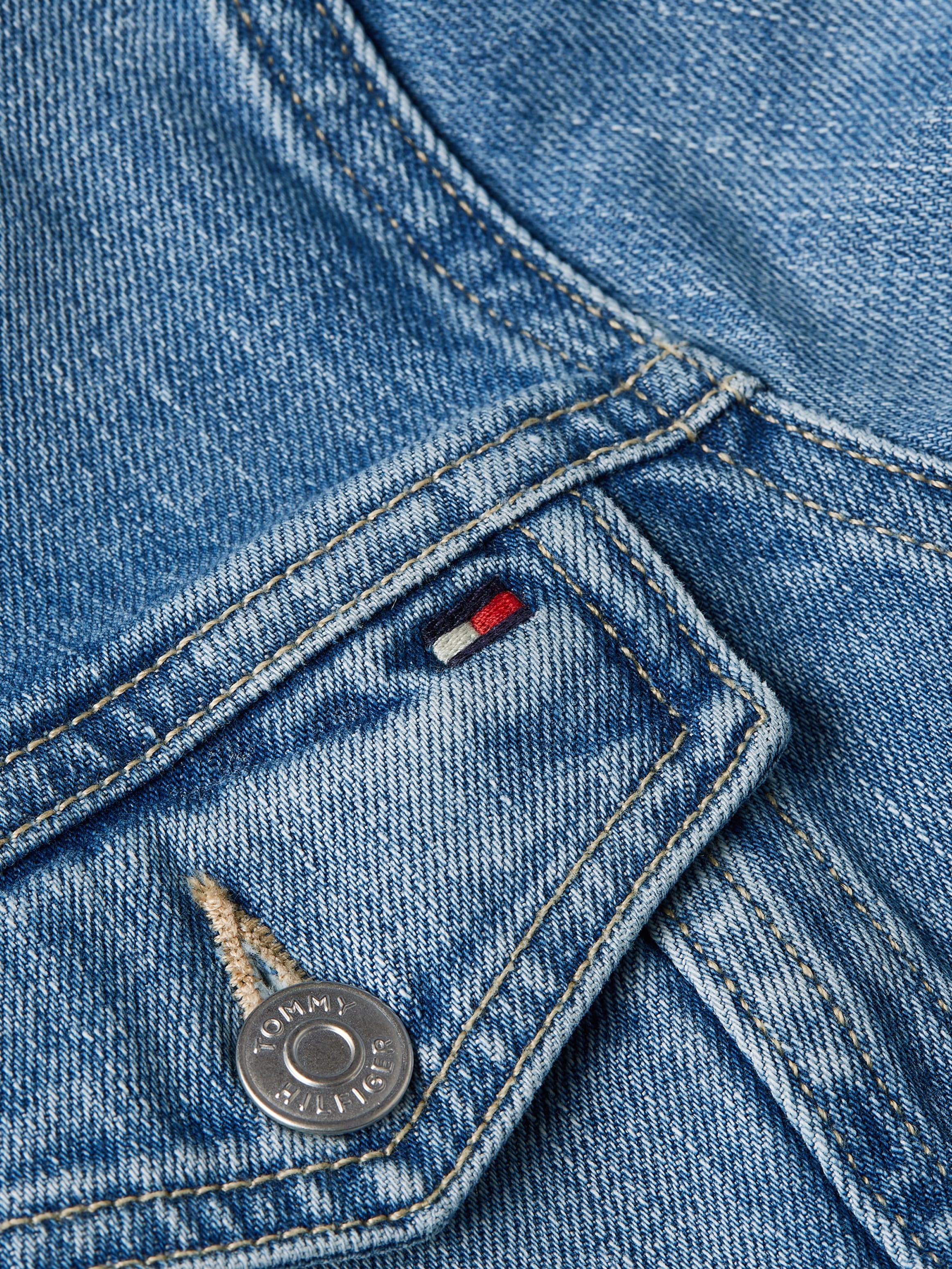 Tommy Hilfiger Jeansjacke »DNM SLIM JACKET UMA«, in blauer Waschung