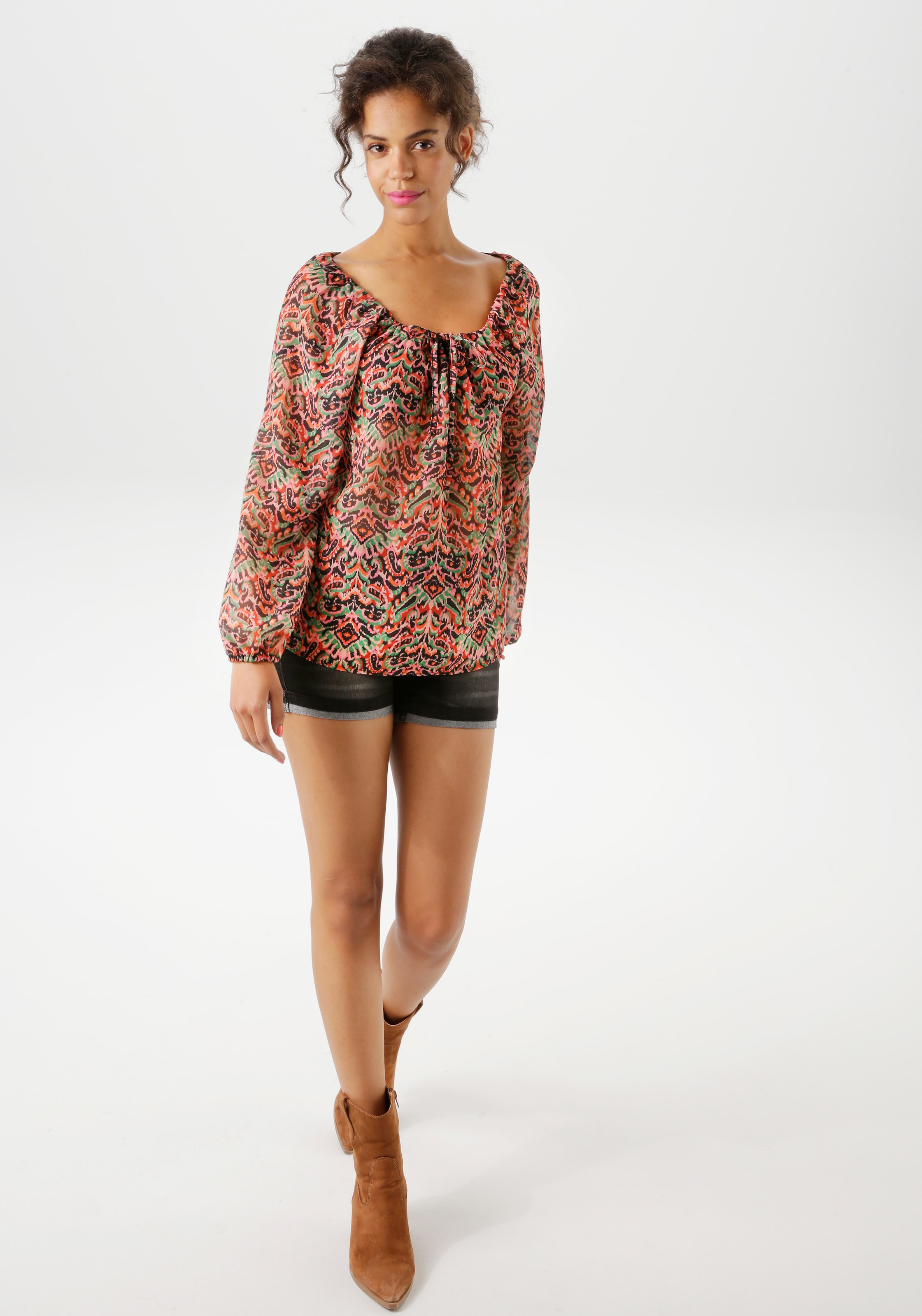 Aniston CASUAL Schlupfbluse mit raffiniertem Cut-Out im Rücken