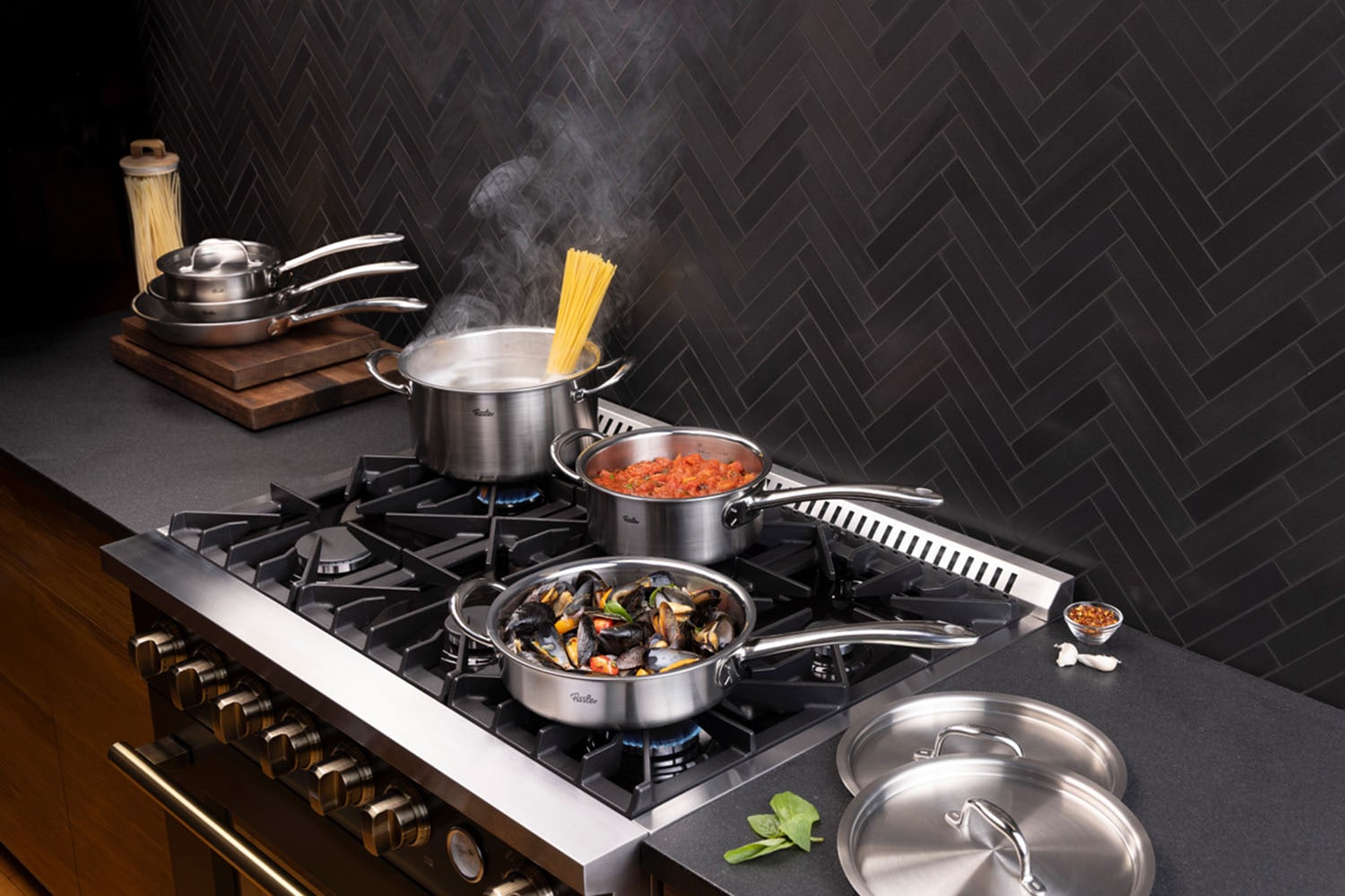 Fissler Topf-Set »Fissler M5 Pro-Ply®, Edelstahl-Topfset (10-teilig)« Set, 10-teilig: 2 Bratpfannen, Kochtopf, Sauteuse und Stielkasserollen, 10 tlg. Edelstahl 18/10