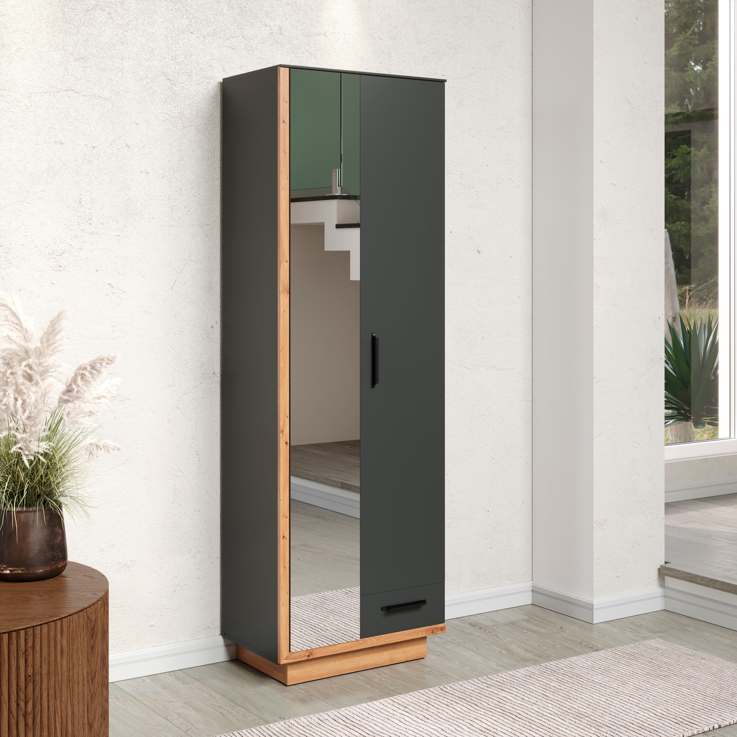 INOSIGN Garderobenschrank »Premont«, (1 St.), Eleganter Flurschrank auf einem Sockel - Soft-Close - Mit Frontspiegel