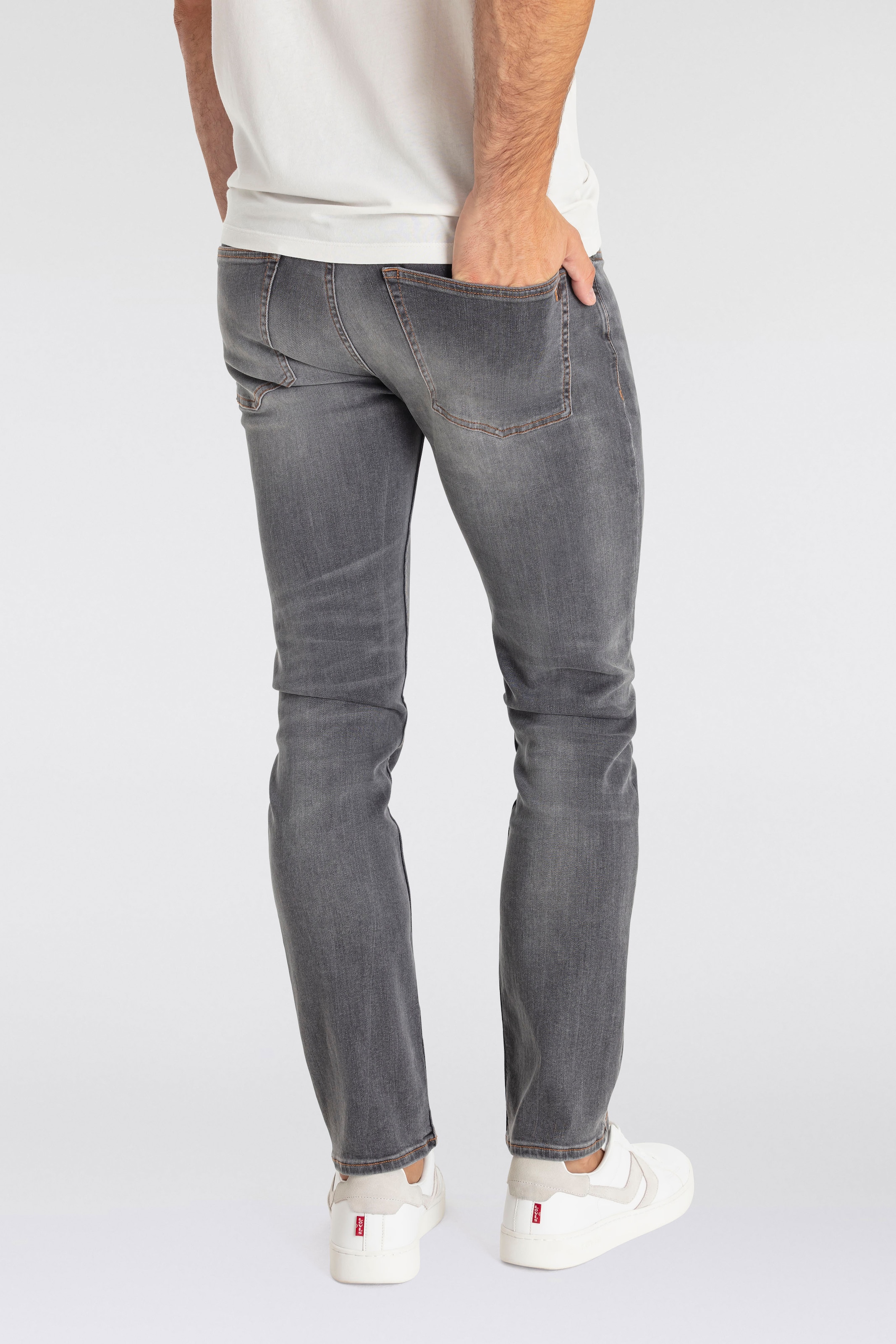 BOSS ORANGE Slim-fit-Jeans »DELAWARE BO«, mit BOSS Leder-Badge