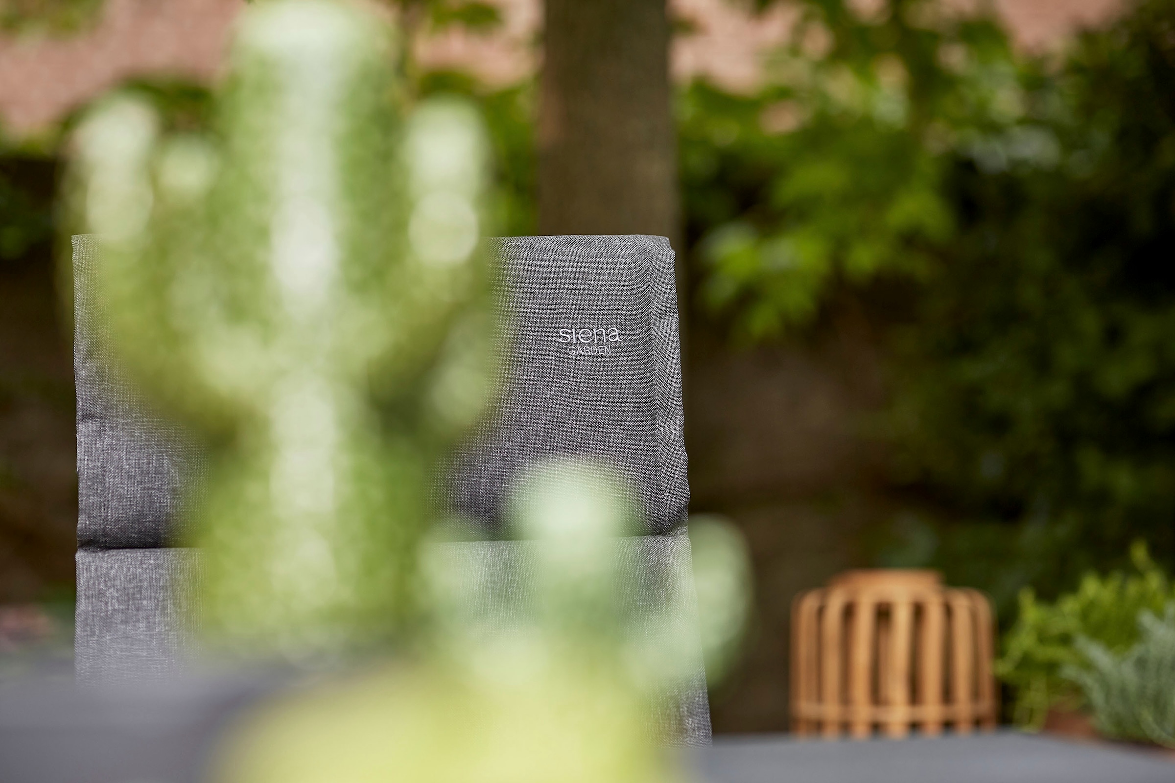 Siena Garden Garten-Essgruppe »Savona / Zurigo«, (Set, 10 tlg.), best. aus 4 Sesseln, 4 Auflagen, 1 Liege und 1 Tisch