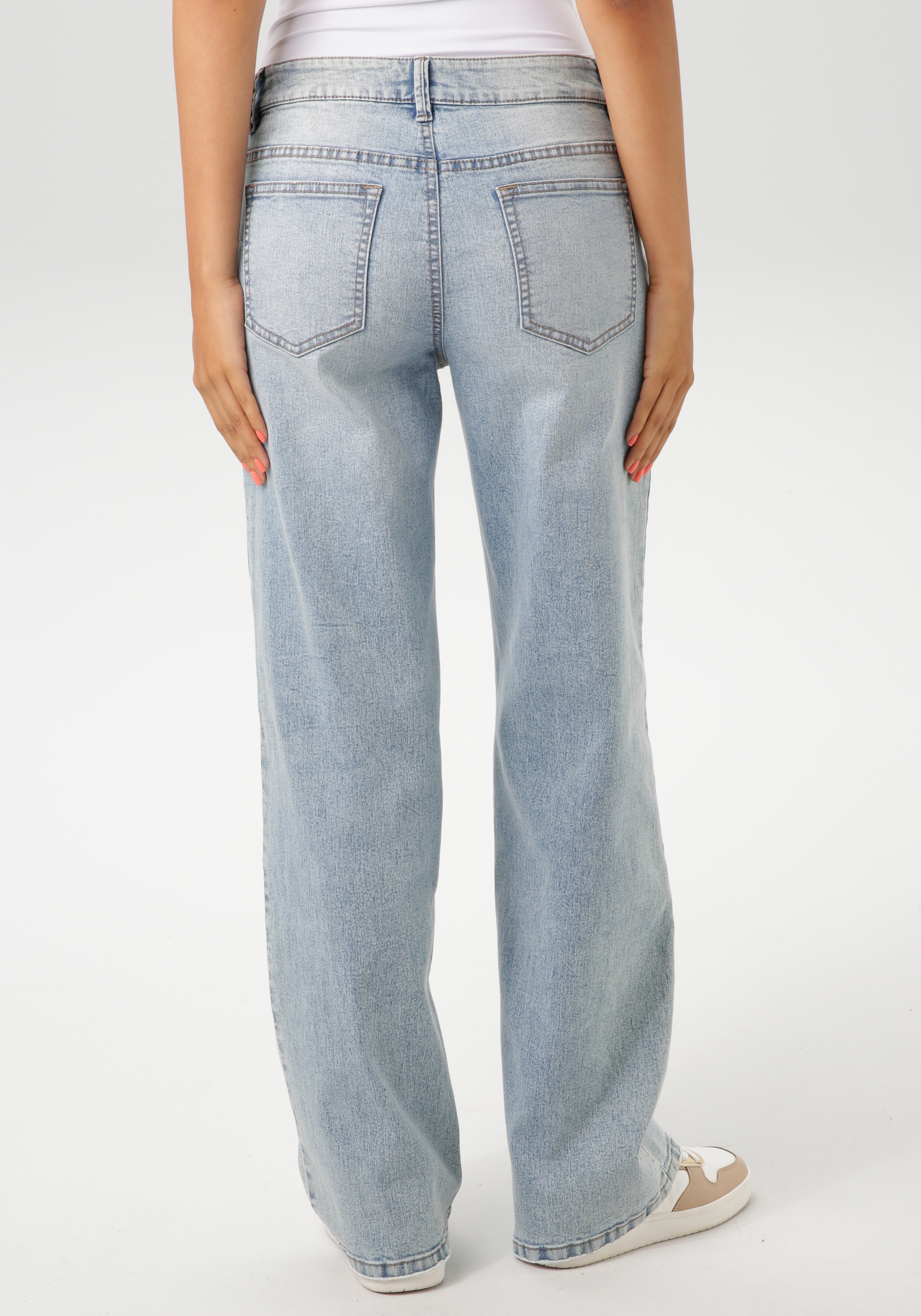 Aniston CASUAL Straight-Jeans mit trendig weitem Bein