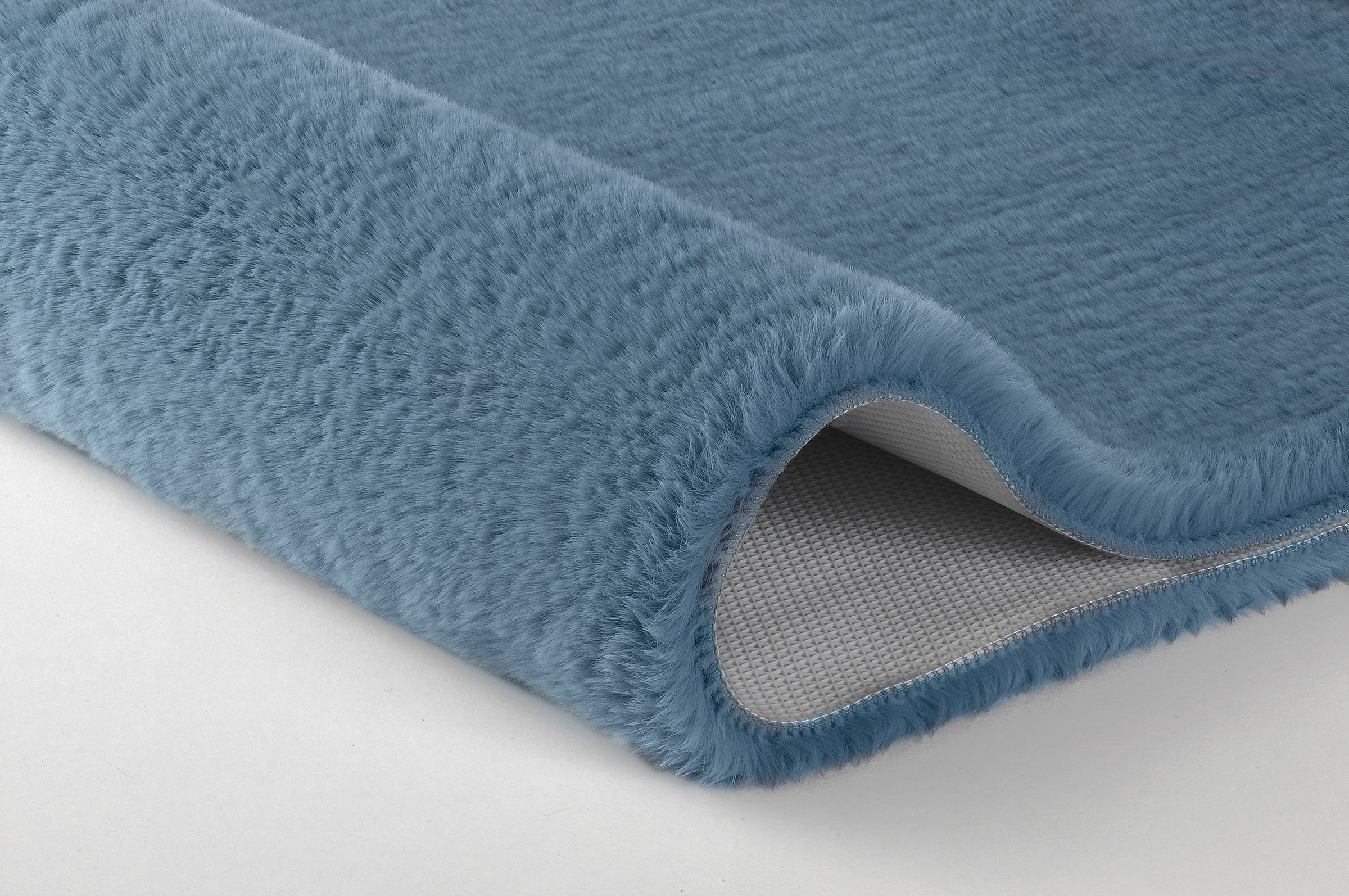 Kleine Wolke Badematte »Cony«, rutschhemmend beschichtet, fußbodenheizungsgeeignet, Badteppich, Fell-Optik, Uni Farben, besonders weich & kuschelig