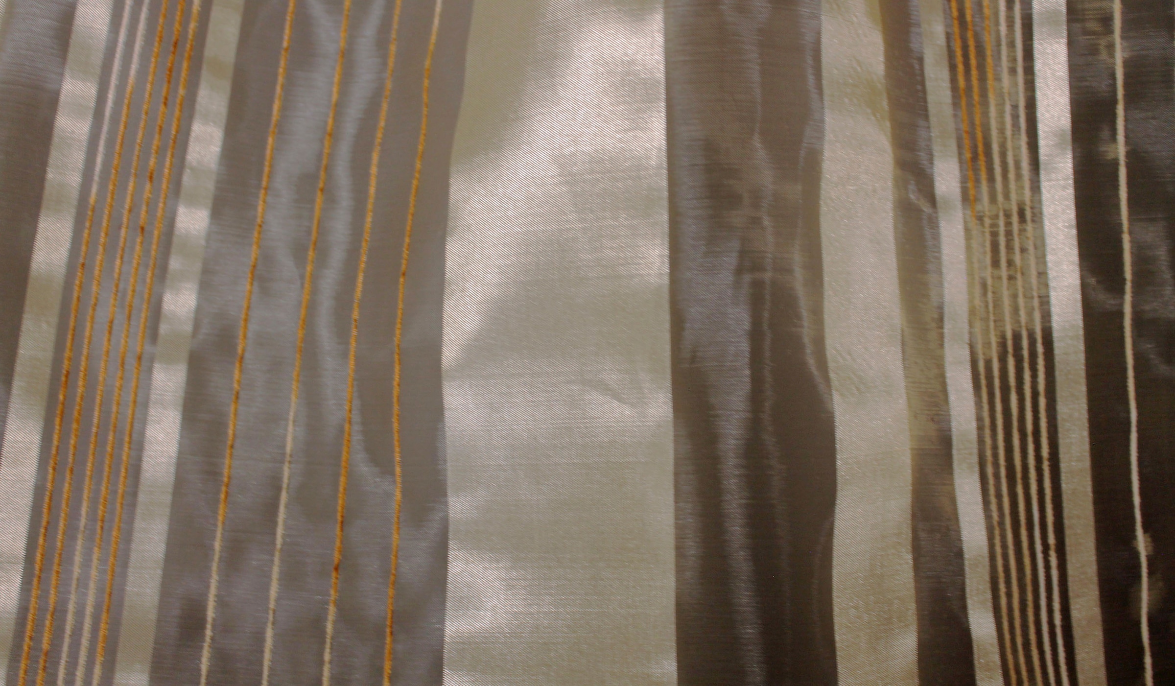 HOSSNER - ART OF HOME DECO Gardine »Walensee«, (1 St.), Schlaufenschal im zeitlosen Design