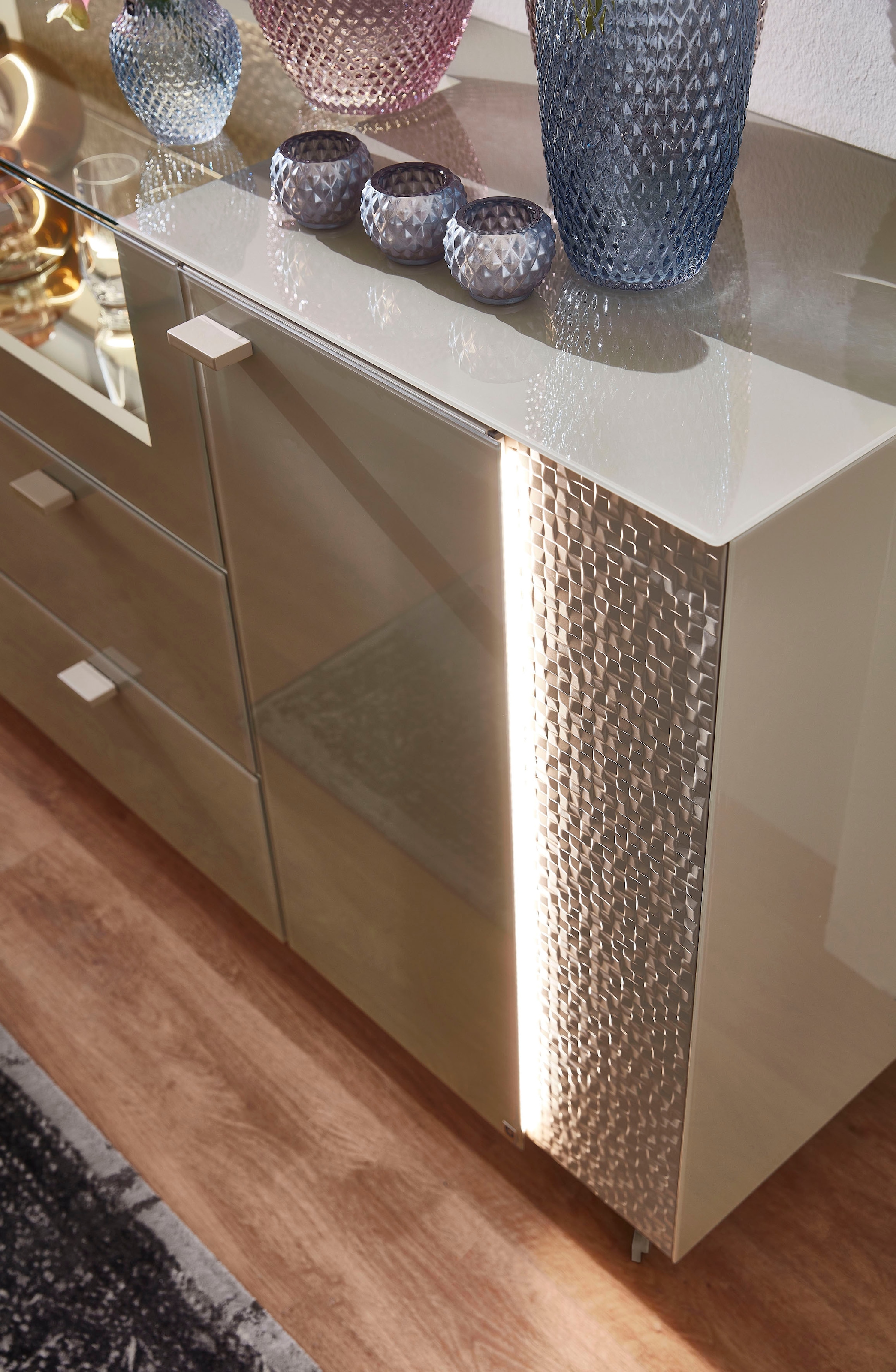 LEONARDO Sideboard »AUREA«, mit Pailletten-Akzent, wahlweise mit Beleuchtung