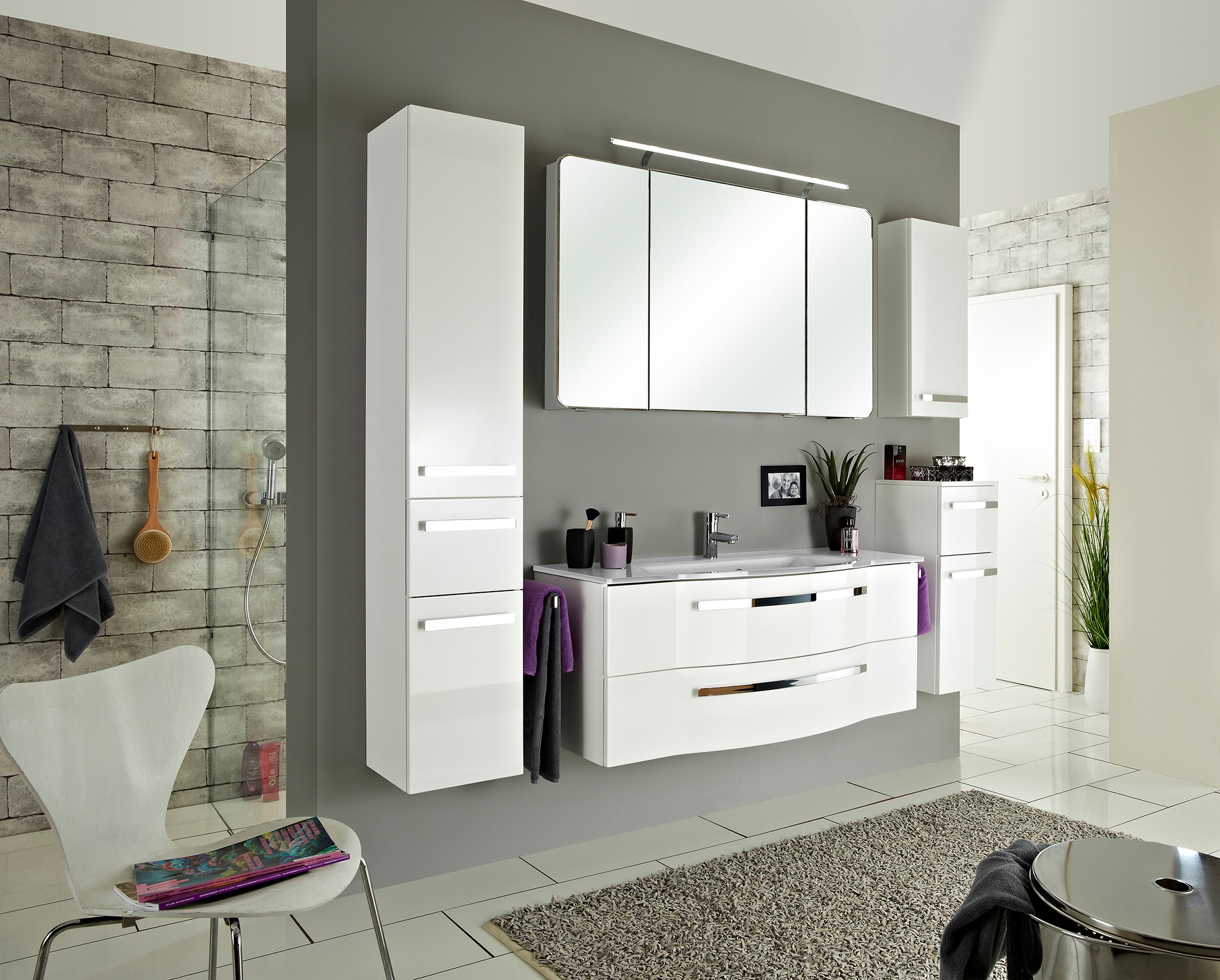 Saphir Badmöbel-Set »Serie 4005, vormontiert, Glaswaschbecken, Spiegelschra günstig online kaufen