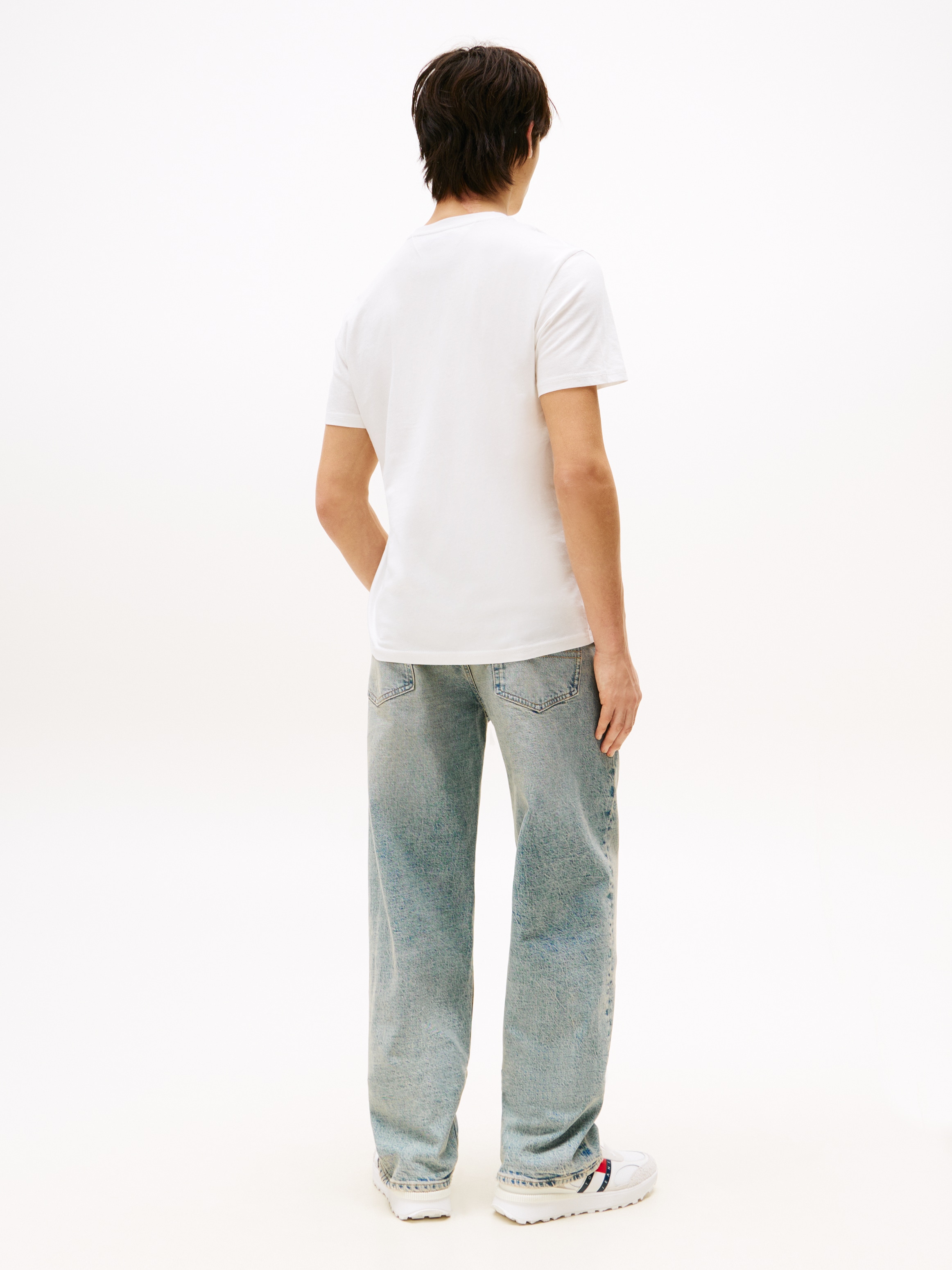 Tommy Jeans T-Shirt »TJM SLIM POP COLOR FLAG TEE EXT« Mit Rundhalsausschnitt