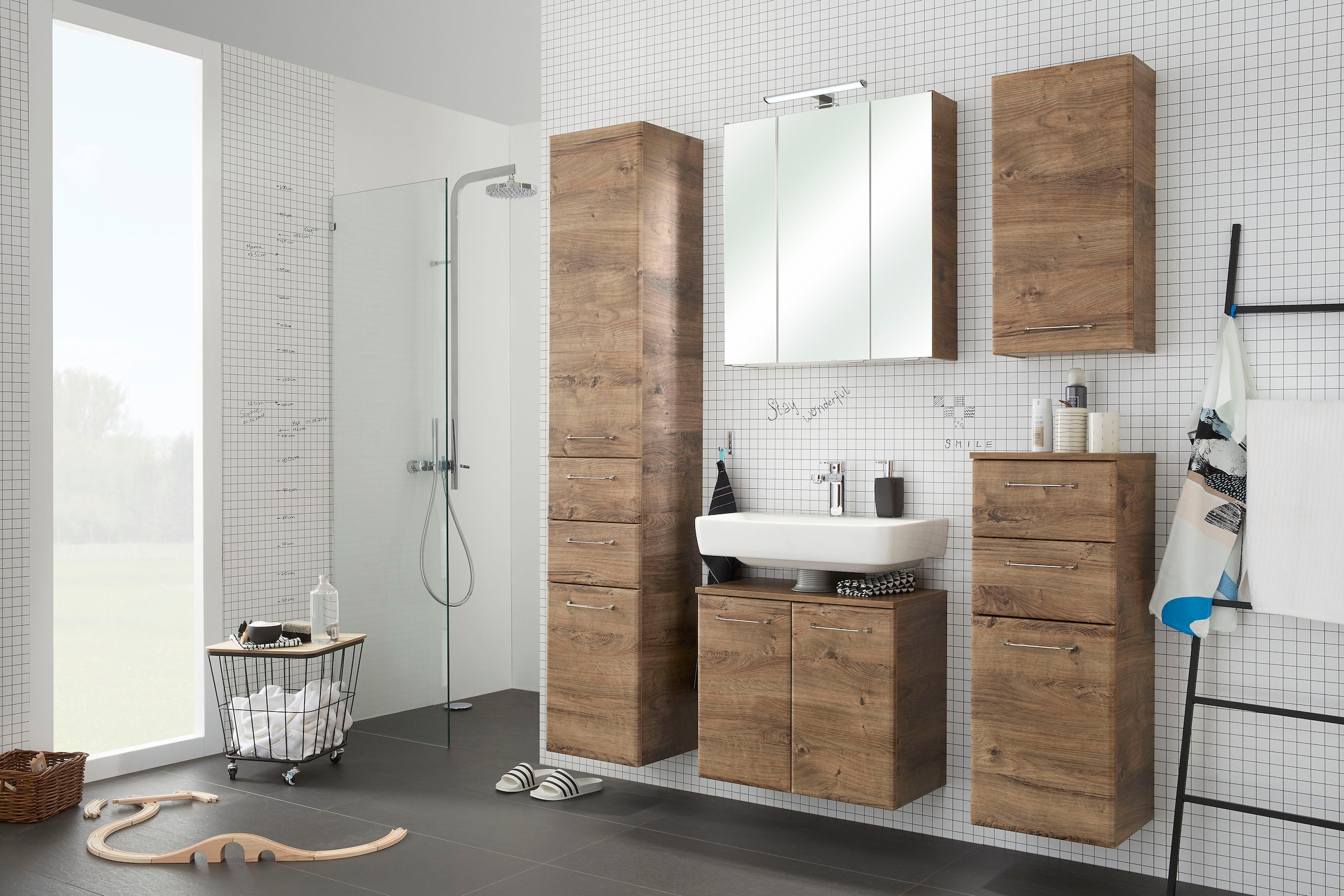 Saphir Hängeschrank »Quickset Wand-Badschrank 35 cm breit mit 1 Tür, 2 Einlegeböden«, Badezimmer-Hängeschrank inkl. Türdämpfer, Griffe in Chrom Glanz