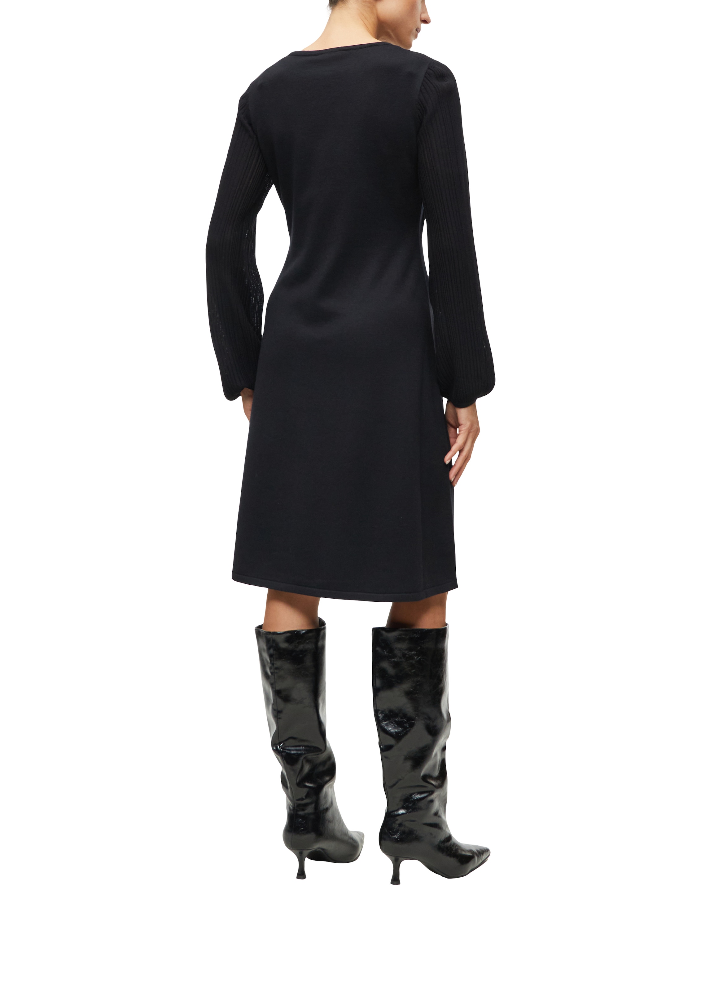 s.Oliver BLACK LABEL Strickkleid mit Langarm, in knieumspielender Länge, atmungsaktiv, elastisch