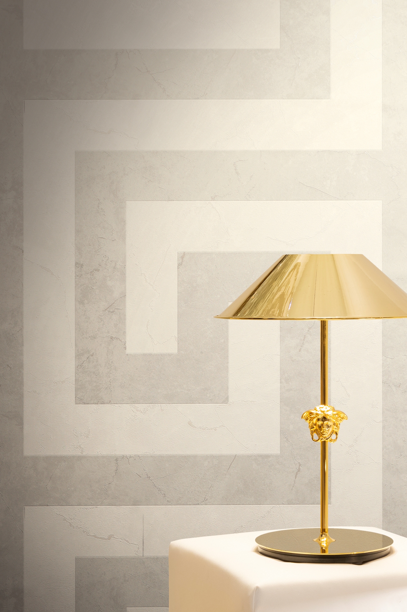 Versace Vliestapete »Versace 6 Greek –« 3D-Optik | Barock | Motiv geprägt Grafisches Mäandermuster mit mattem Glanz & feiner Struktur