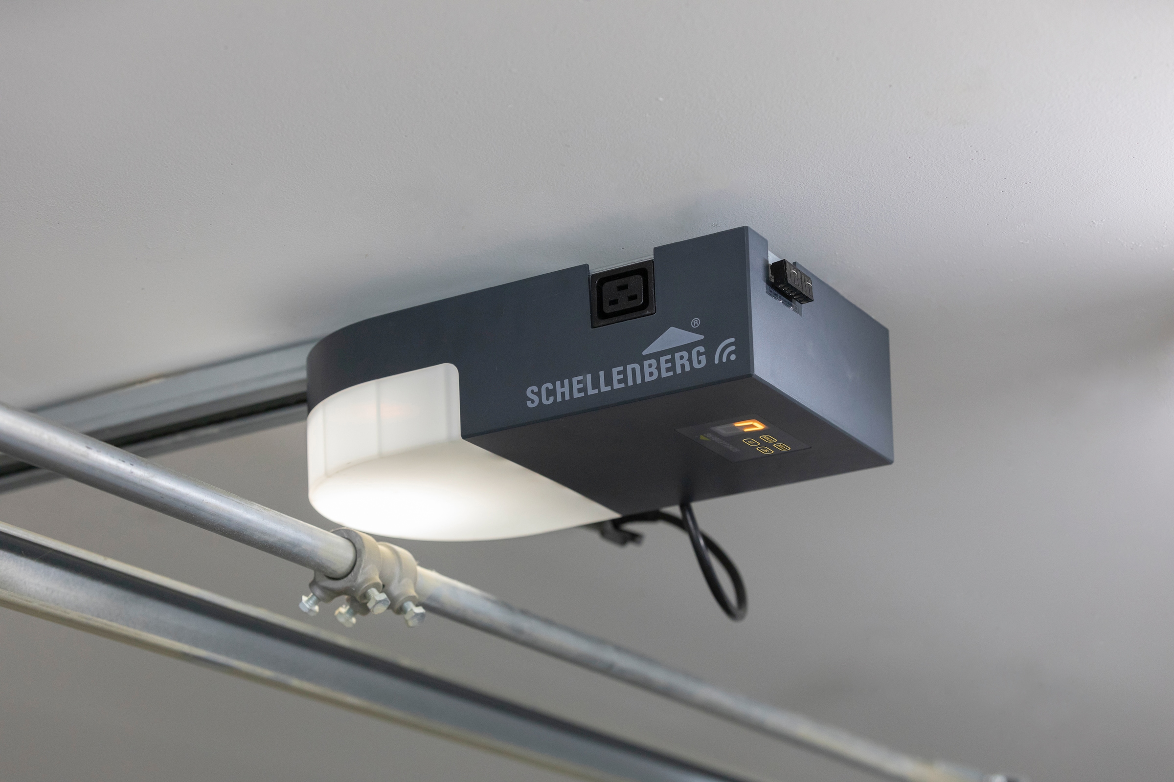 SCHELLENBERG Garagentorantrieb »Smart Drive M, smarter Funk-Antrieb für Tore bis 8 m²«, (1 tlg.), Torantriebe inkl. Zubehör