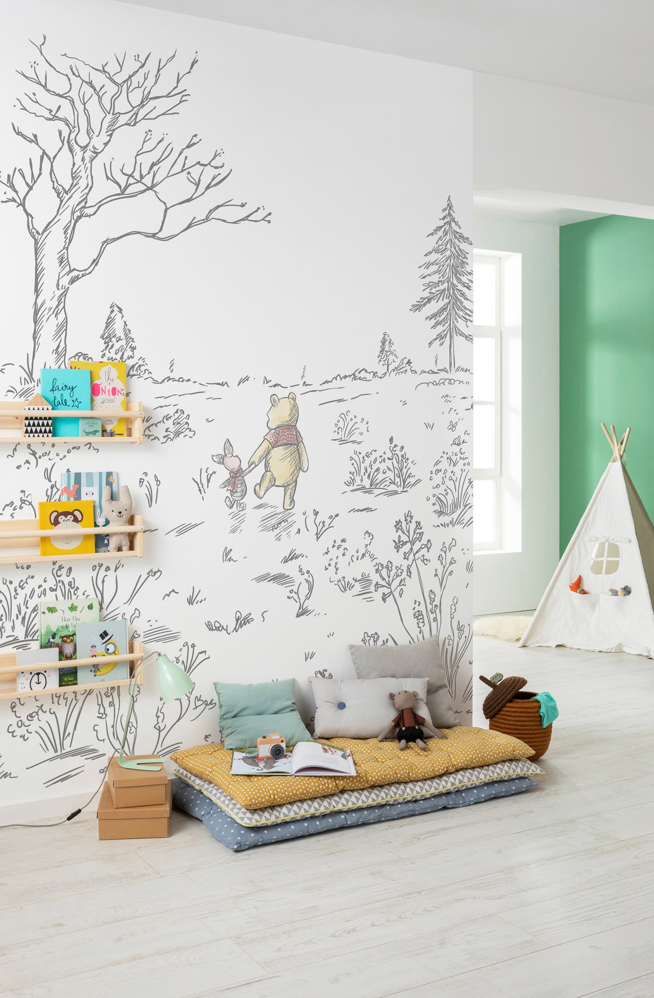 Komar Vliestapete »Digitaldruck Vlies - Winnie the Pooh Walk - Größe 200 x 280 cm«, bedruckt, Kinderzimmer