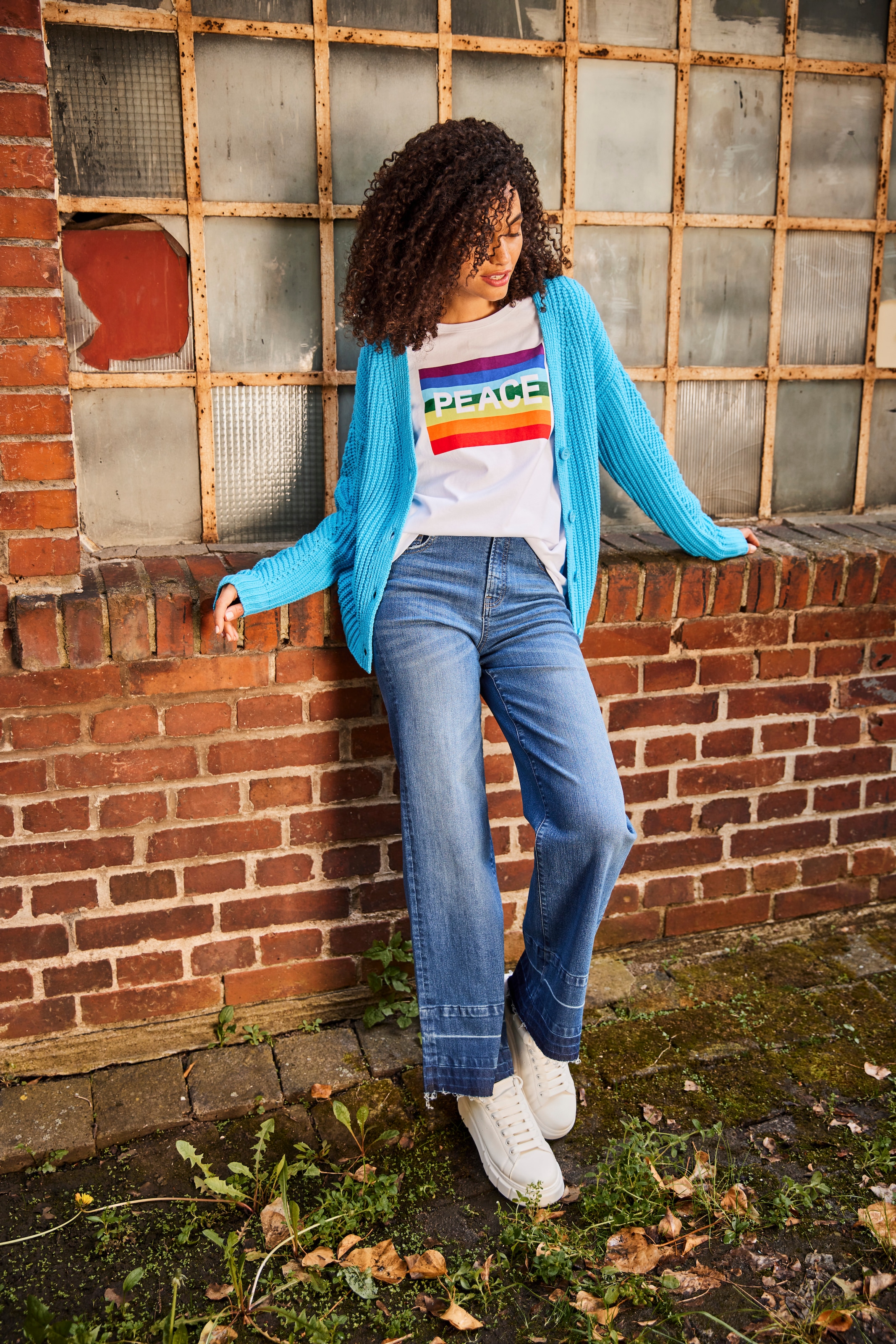 Aniston CASUAL Straight-Jeans, leicht Saum trendiger ausgefranstem mit Online-Shop im kaufen Waschung am