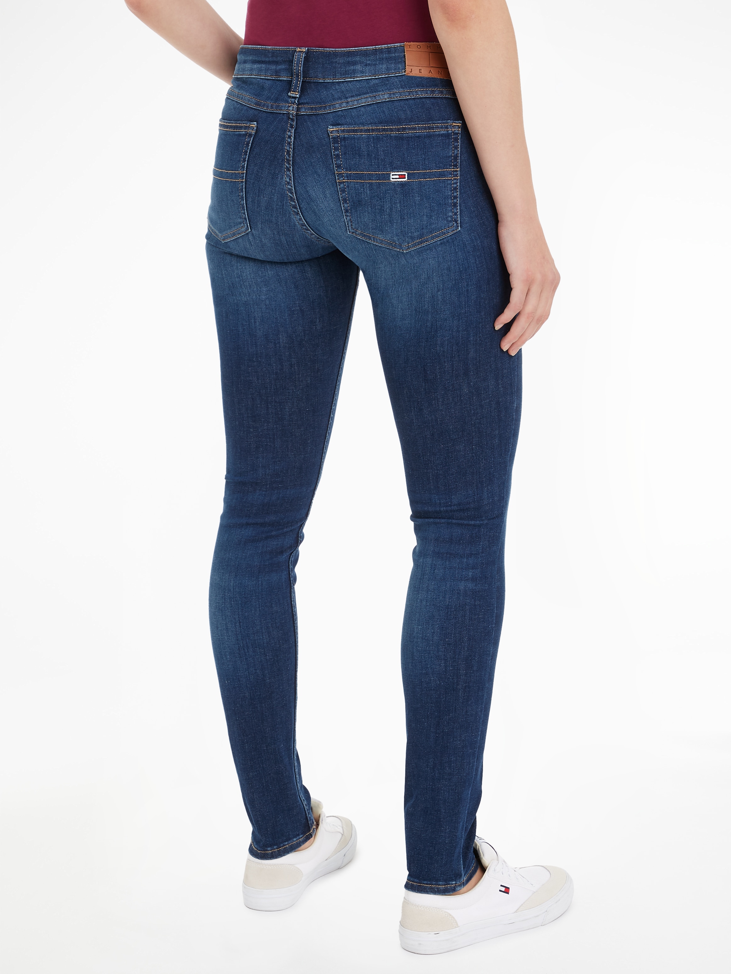 Tommy Jeans Skinny-fit-Jeans »Tommy Jeans Damenjeans Low Waist Skinny«, mit Waschung, Logo-Badge